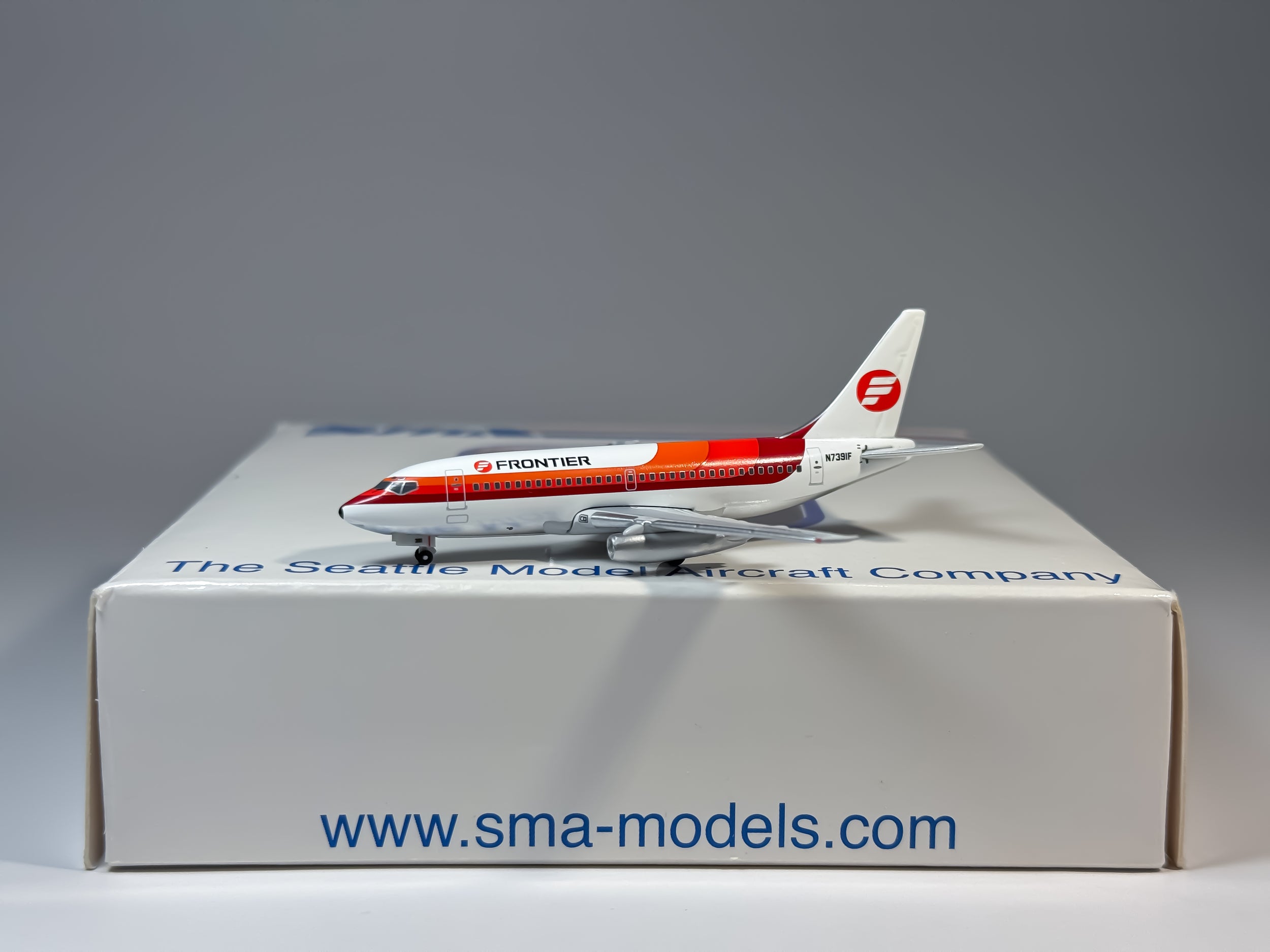 Frontier Airlines Boeing 737-200 1:400 SMAC N7391F (SMA021101)