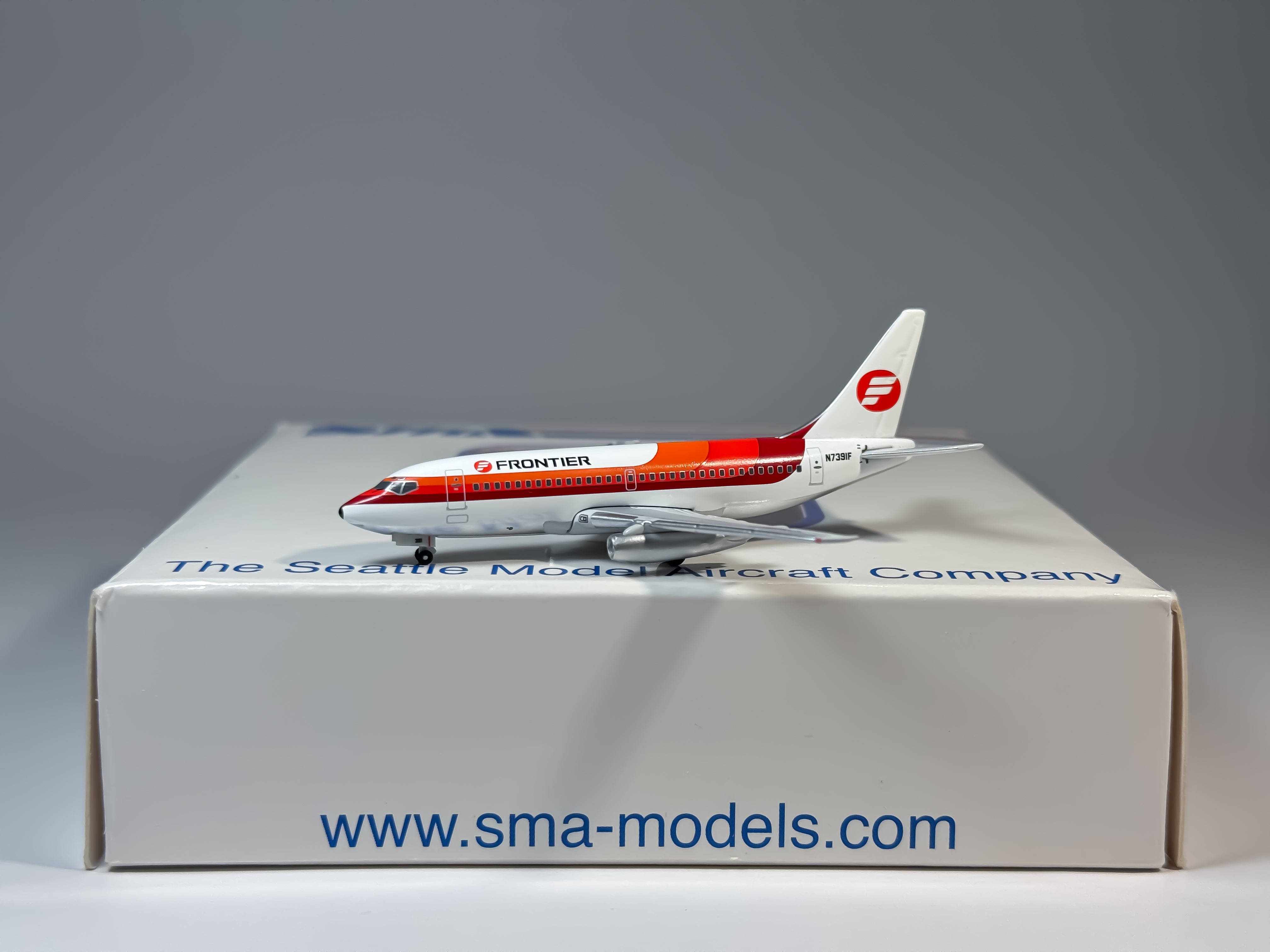 Frontier Airlines Boeing 737-200 1:400 SMAC N7391F (SMA021101)
