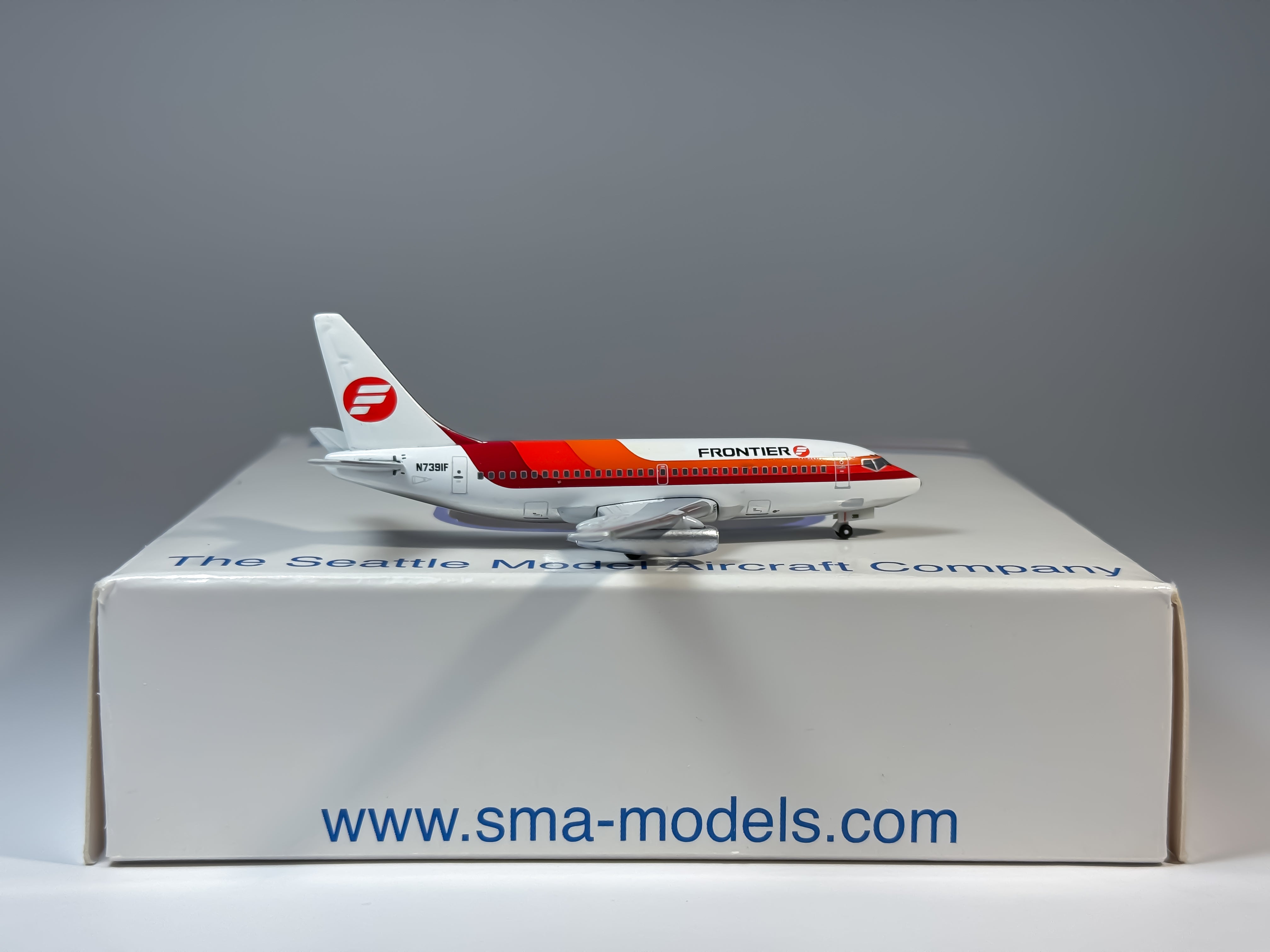Frontier Airlines Boeing 737-200 1:400 SMAC N7391F (SMA021101)