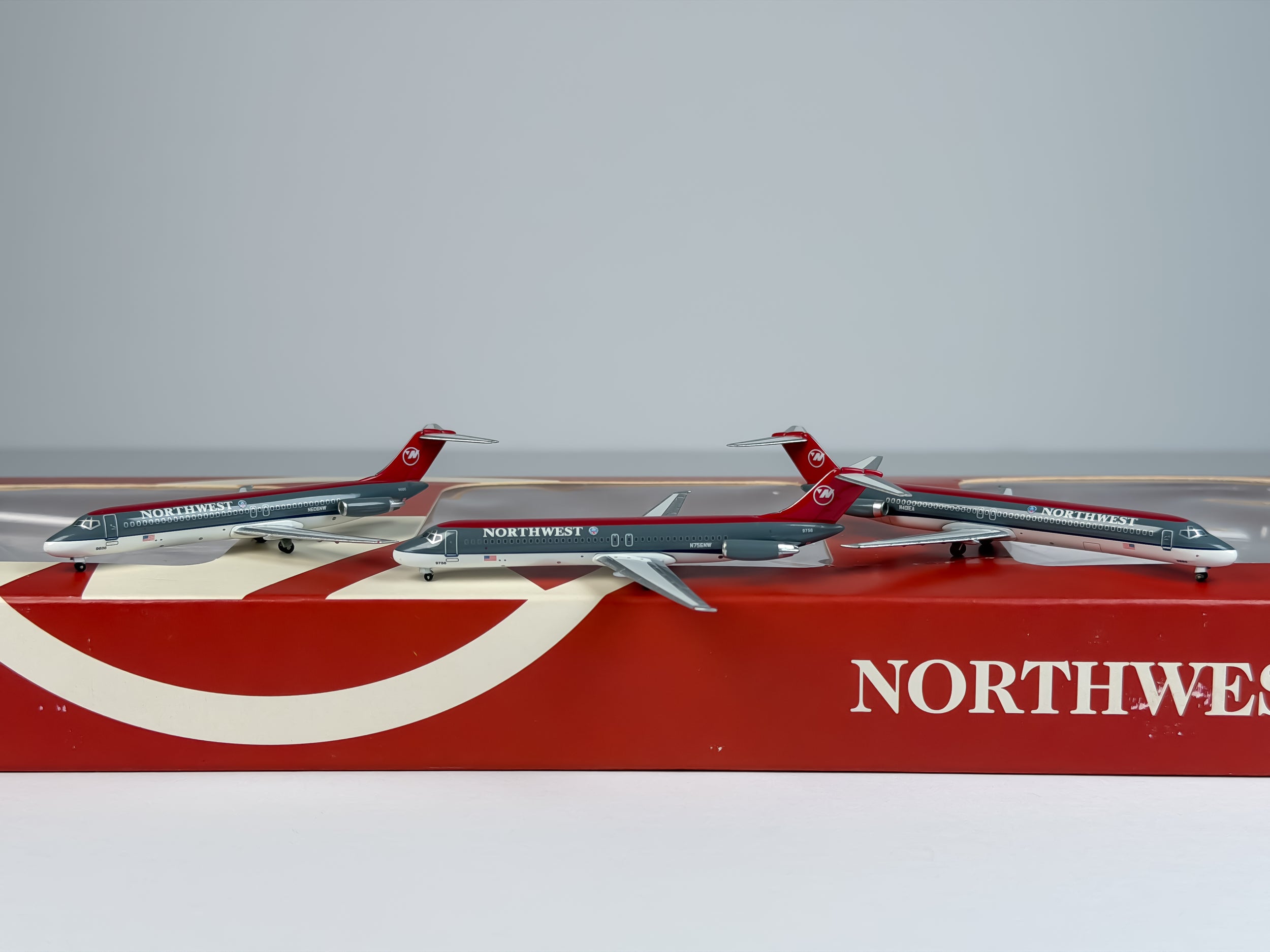 Northwest Airlines Douglas DC-9-30/40/50 1:400 SMAC N606NW + N756NW + N401EA (SMA031101)