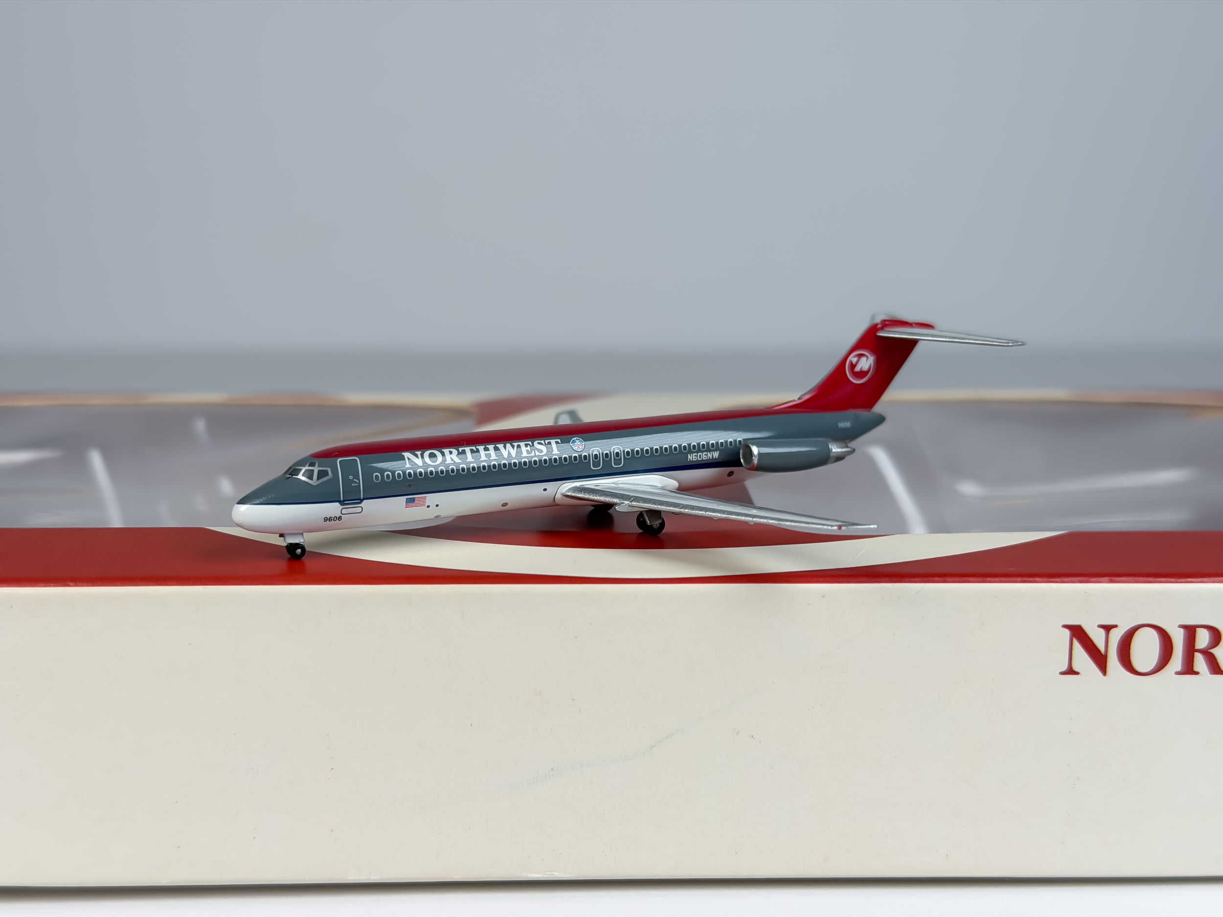 Northwest Airlines Douglas DC-9-30/40/50 1:400 SMAC N606NW + N756NW + N401EA (SMA031101)
