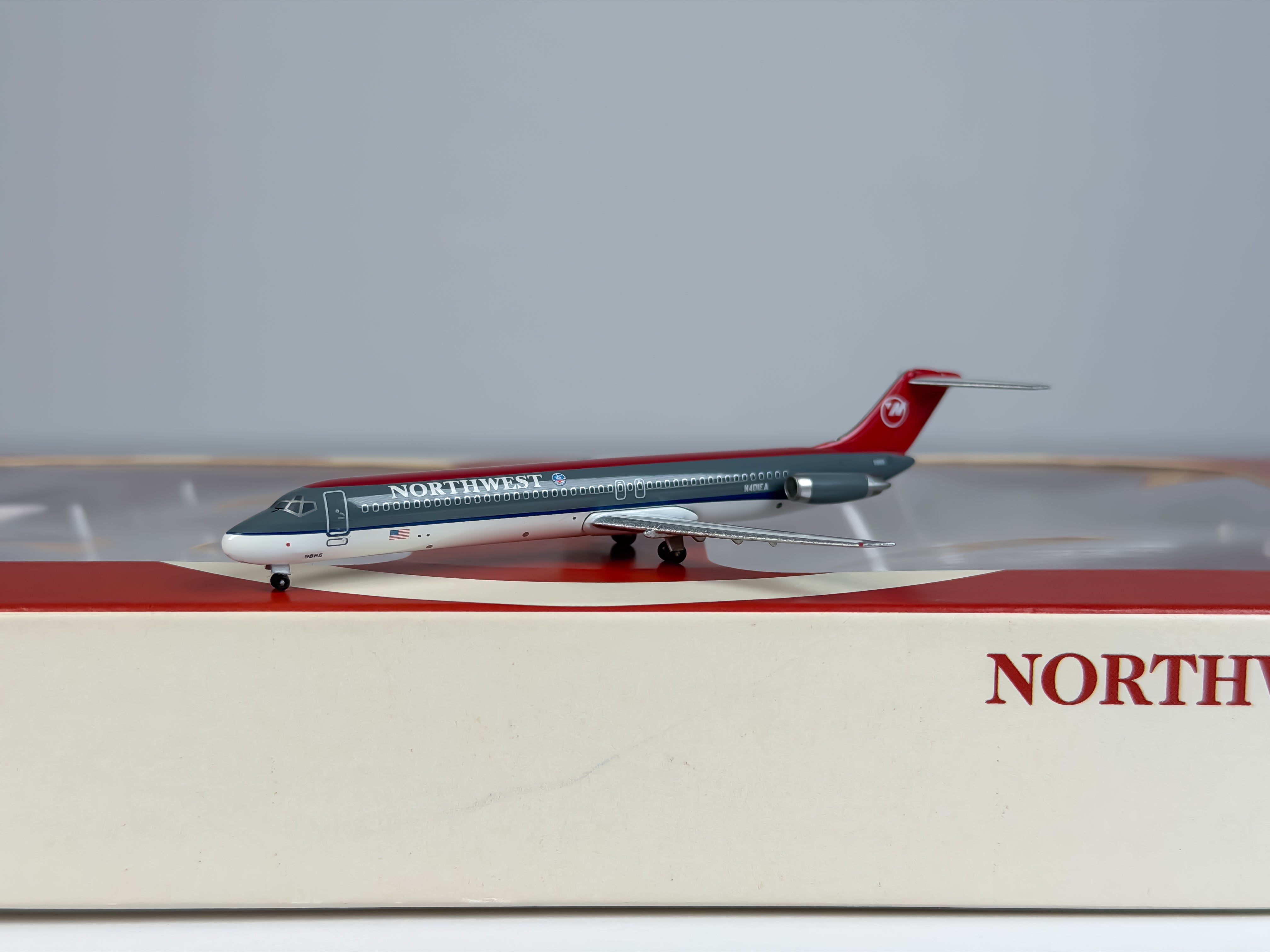 Northwest Airlines Douglas DC-9-30/40/50 1:400 SMAC N606NW + N756NW + N401EA (SMA031101)