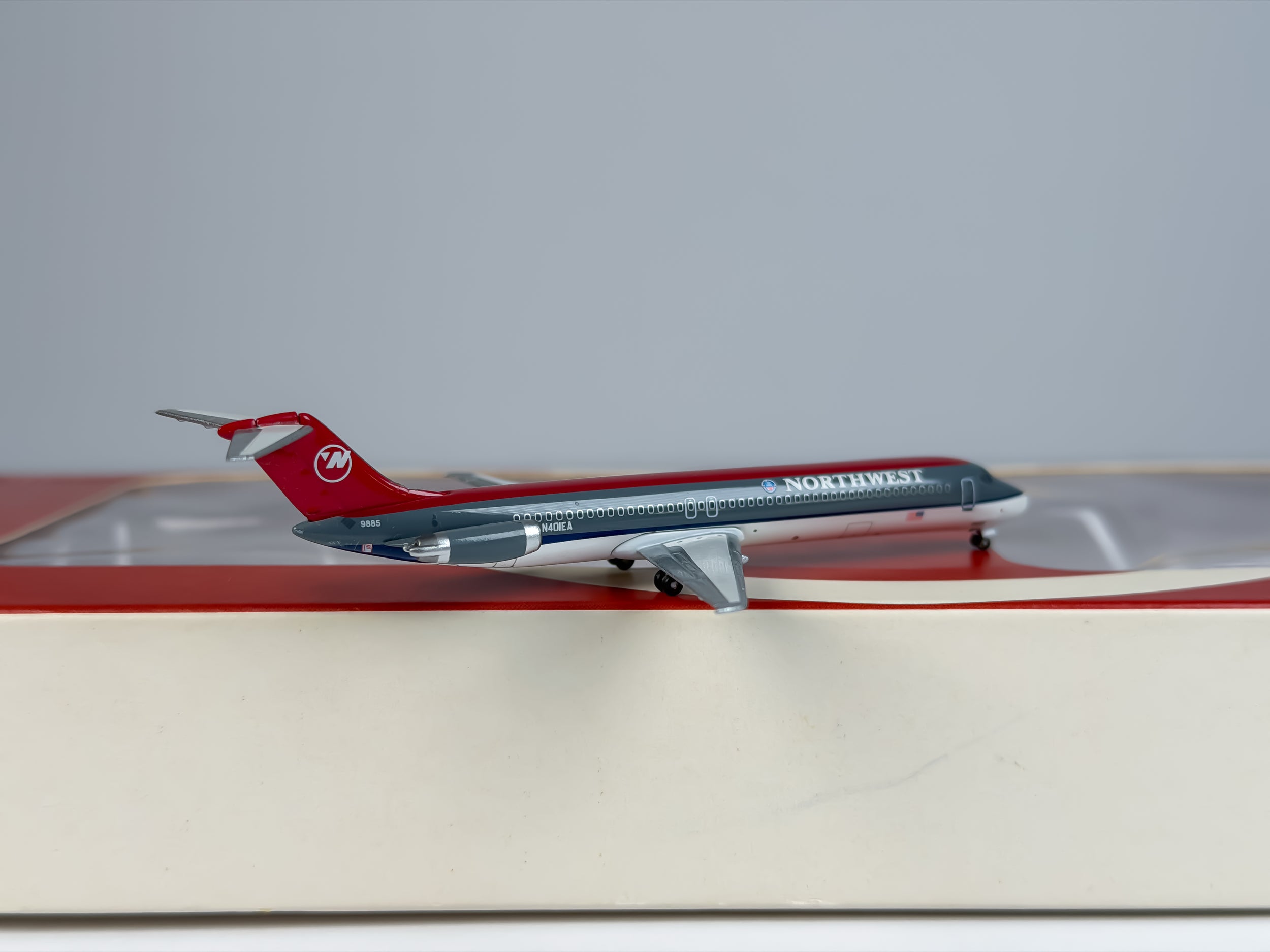Northwest Airlines Douglas DC-9-30/40/50 1:400 SMAC N606NW + N756NW + N401EA (SMA031101)