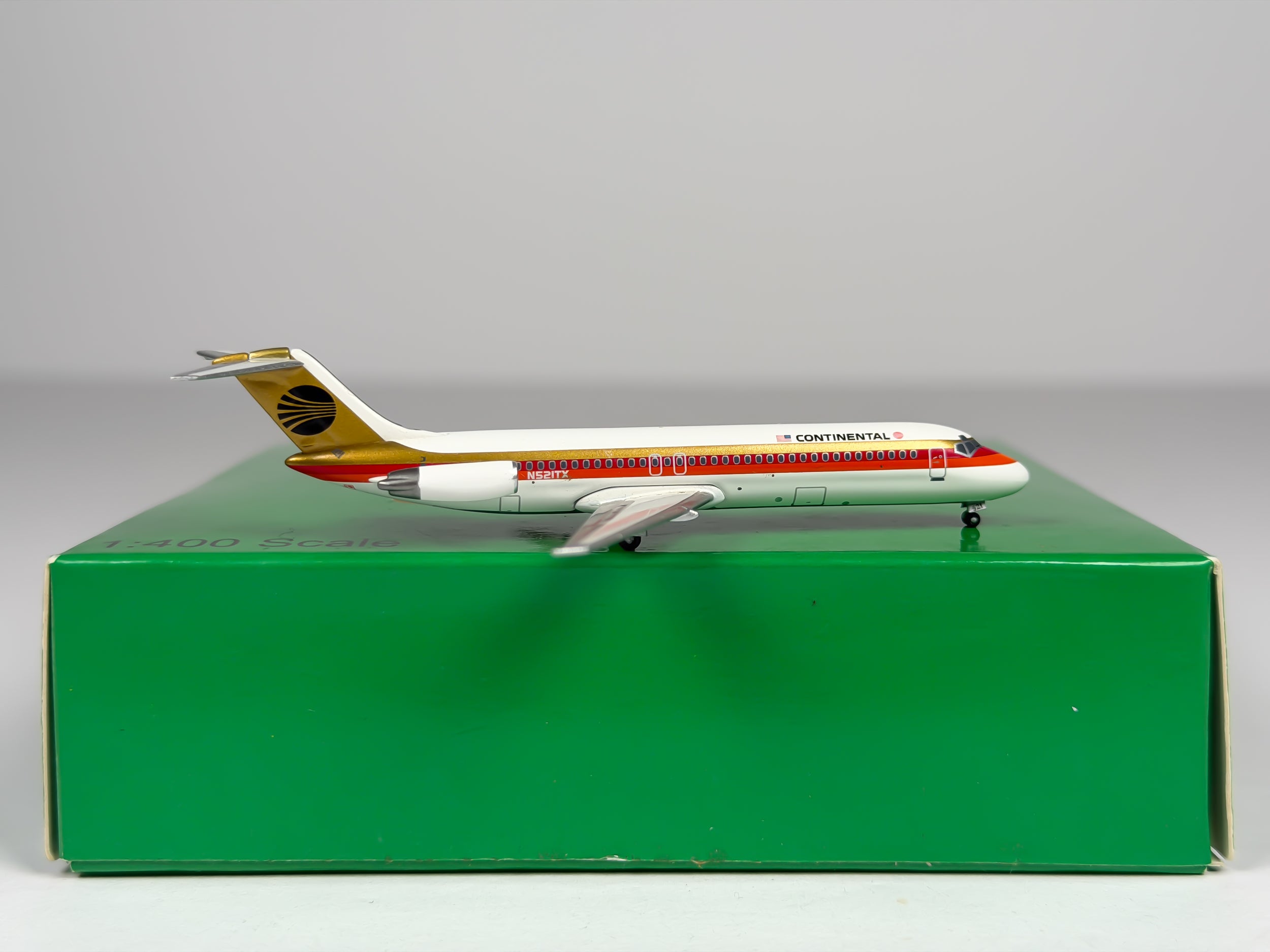 Continental Airlines Douglas DC-9-30 1:400 Aeroclassics N521TX (SMA040301)