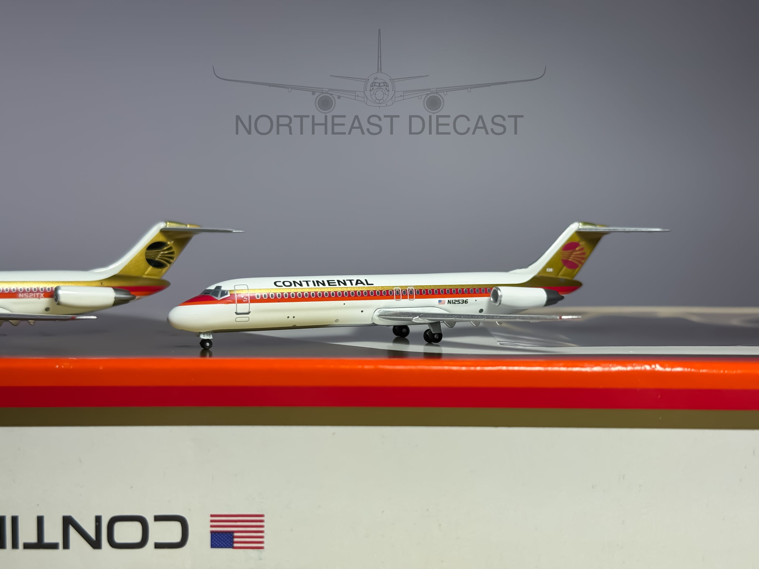 Continental Airlines Douglas DC-9-30 1:400 SMAC N521TX & N12536 (SMA040301)