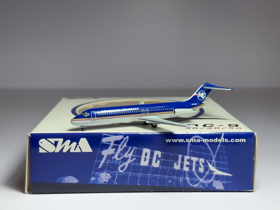 Midwest Express Douglas DC-9-30 1:400 Aeroclassics N202ME (SMA040303)