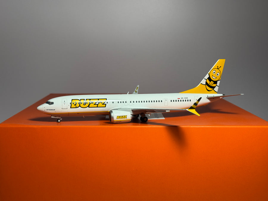 JC Wings 1:200 BUZZ Boeing 737 MAX 8 SP-RZE by Ryanair EW238M004