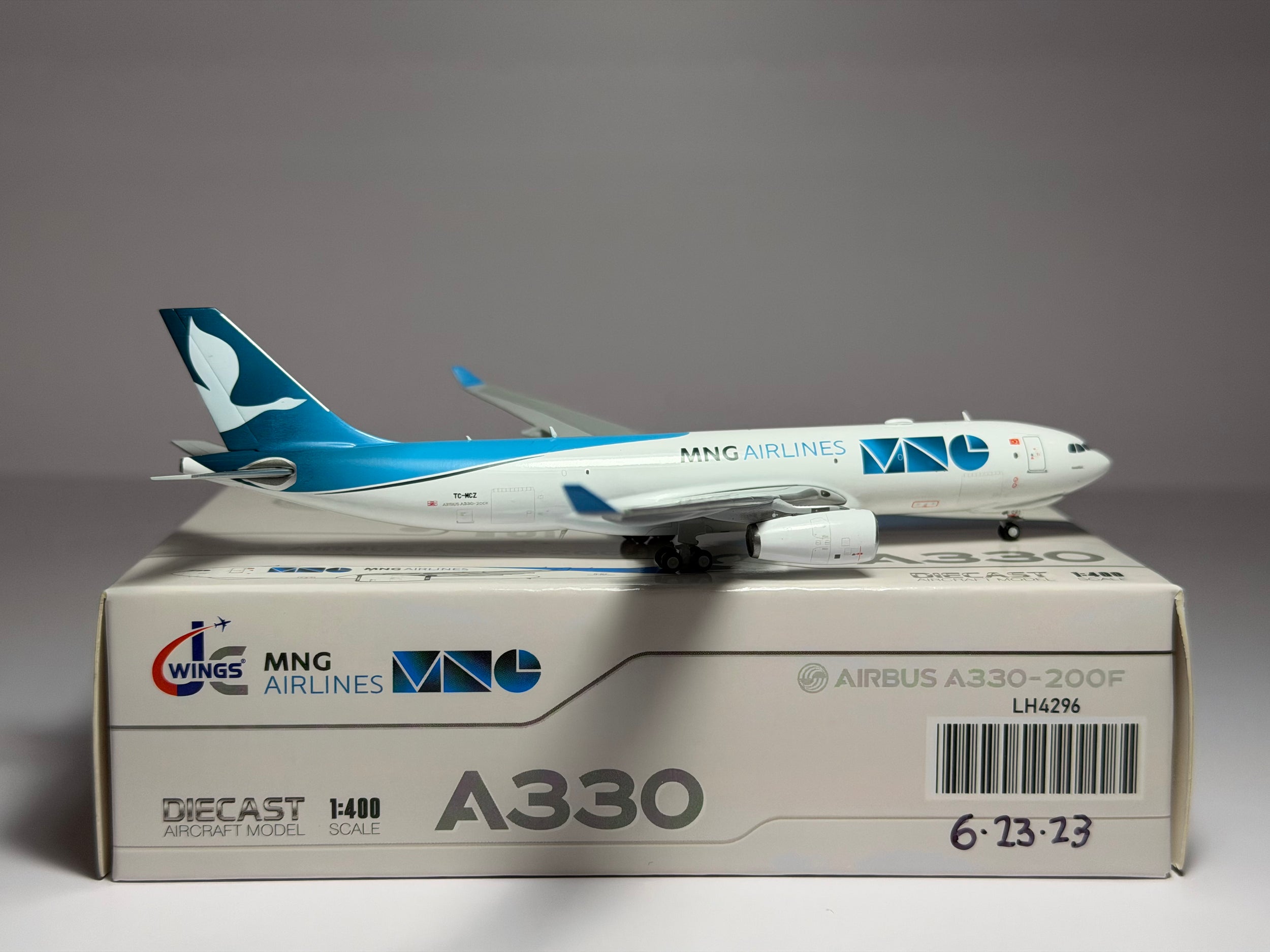 JC Wings 1:400 MNG Airlines Airbus A330-200F TC-MCZ current colors LH4296