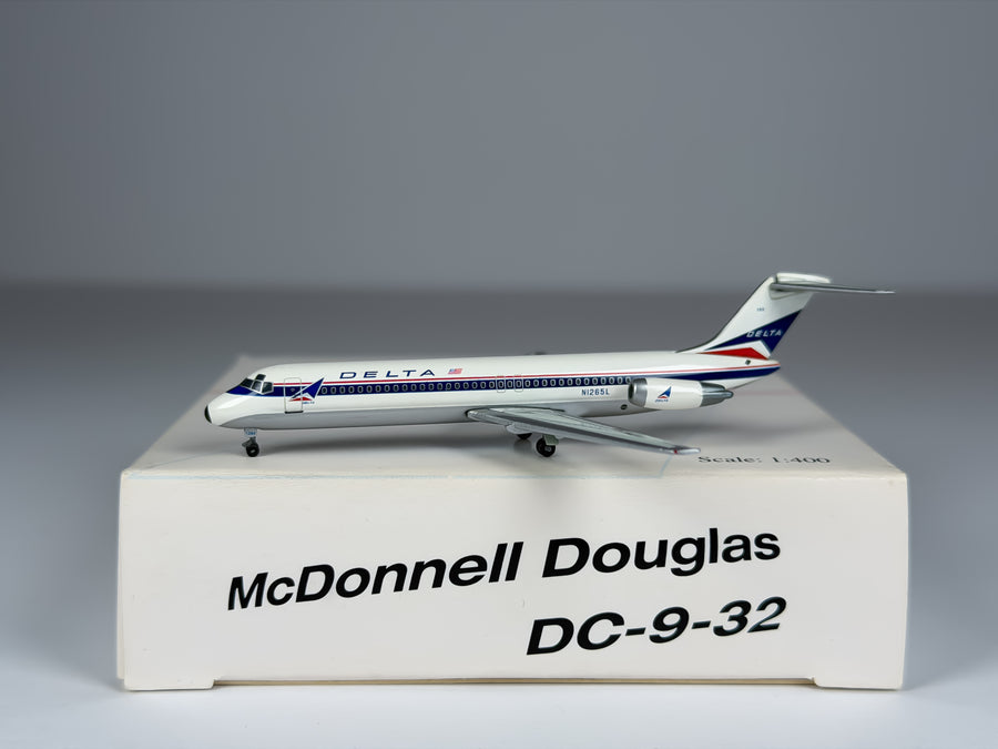 Delta Air Lines Douglas DC-9-30 1:400 Tucano Line N1265L (TC4N1265L)