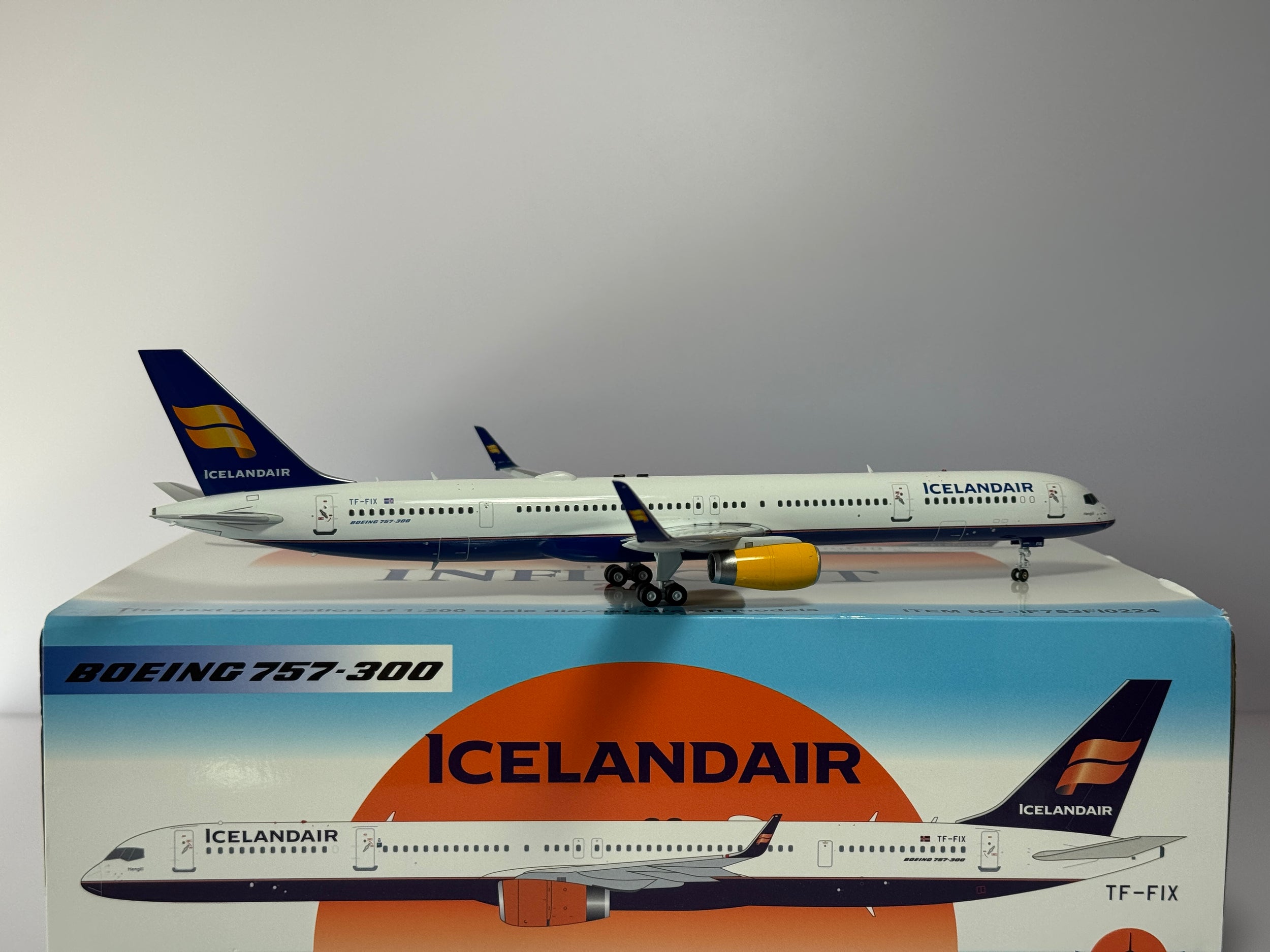 Inflight 1:200 Icelandair Boeing 757-300 TF-FIX IF753FI0224 IF753FI0224
