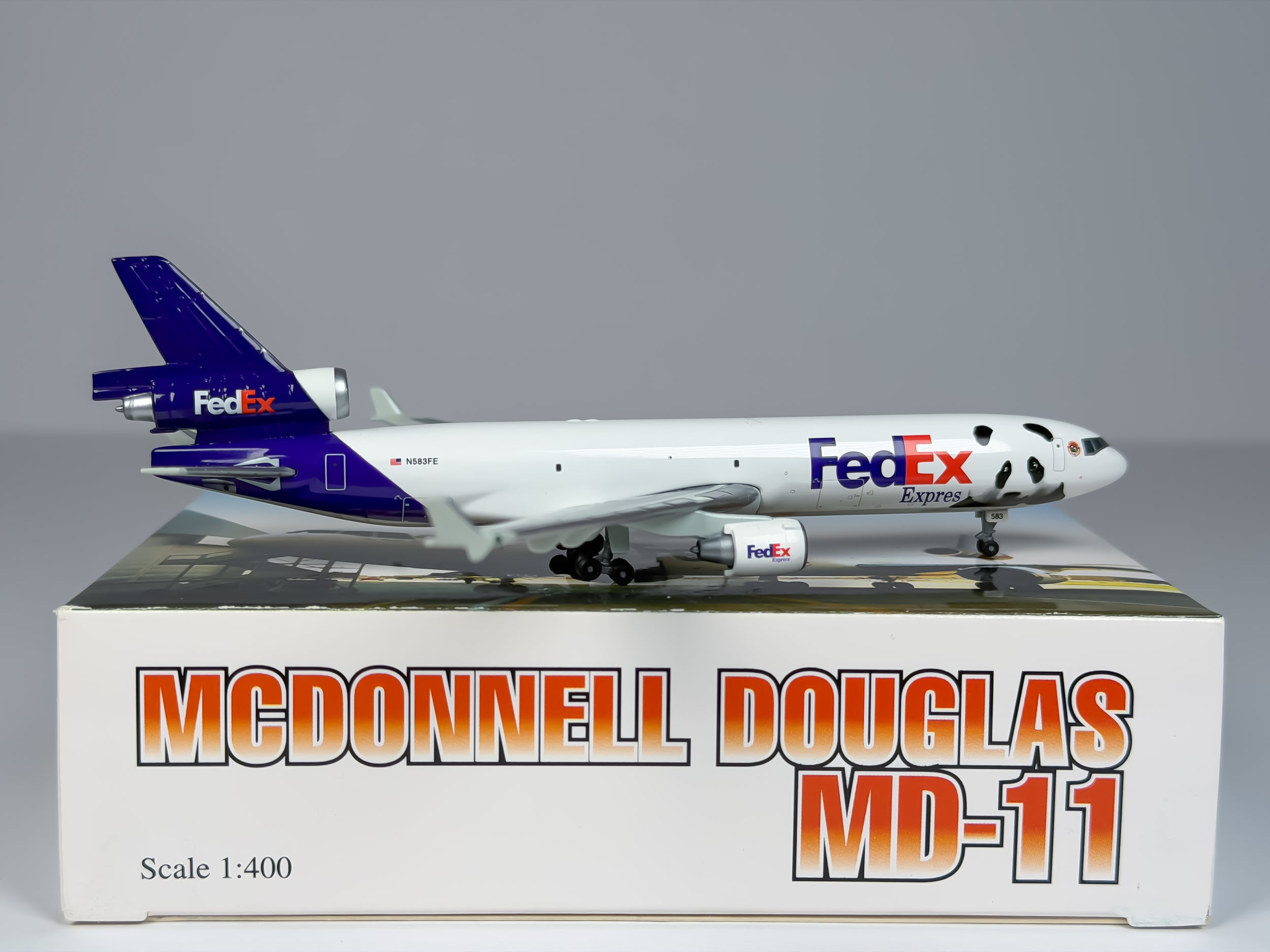 FedEx Express McDonnell Douglas MD-11F 1:400 Tucano Line N583FE (TLN583FE)