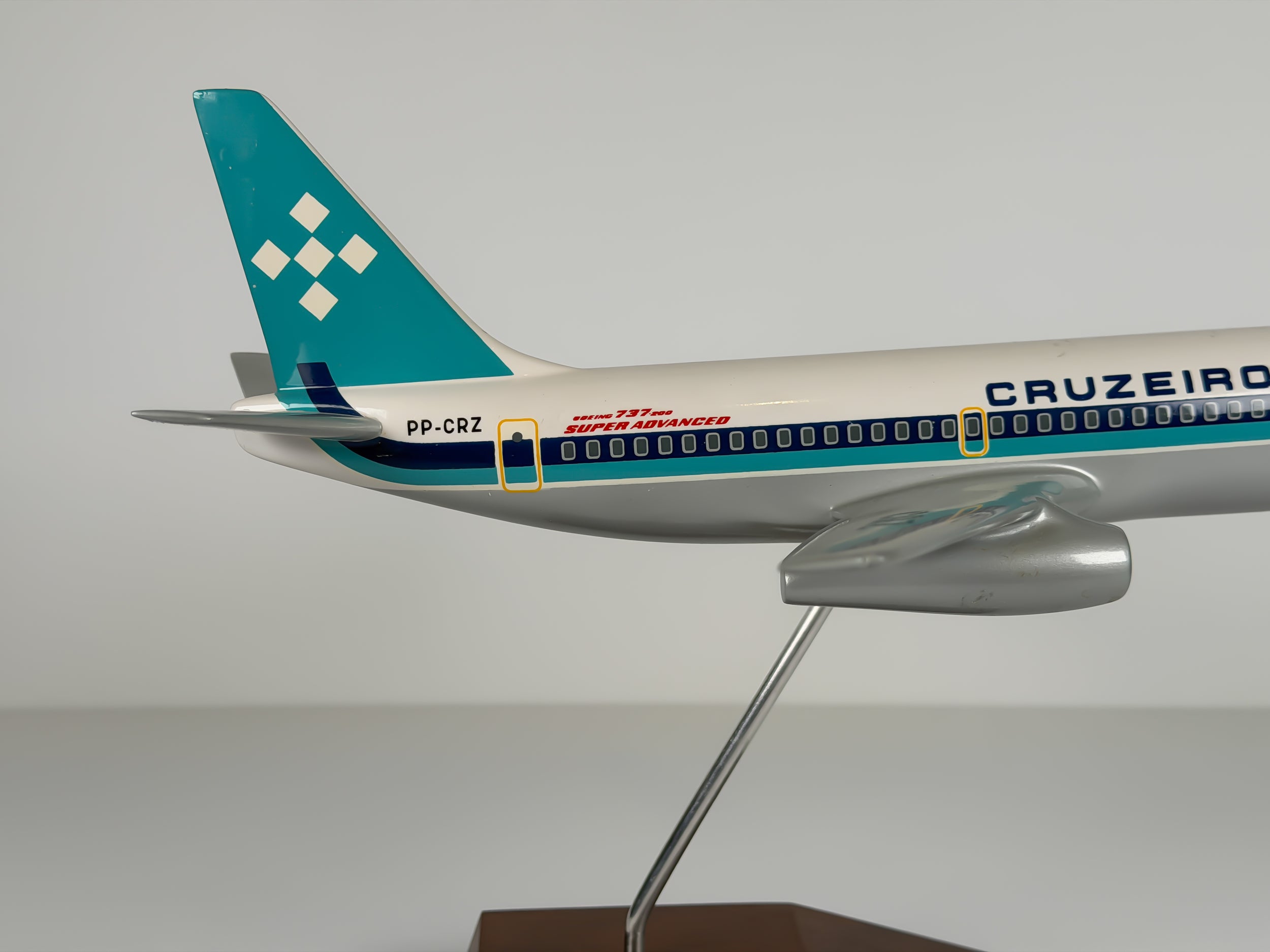 1:100 Cruziero Boeing 737-200 (PP-CRZ) - Blue Cheatline | Vogelaar Model