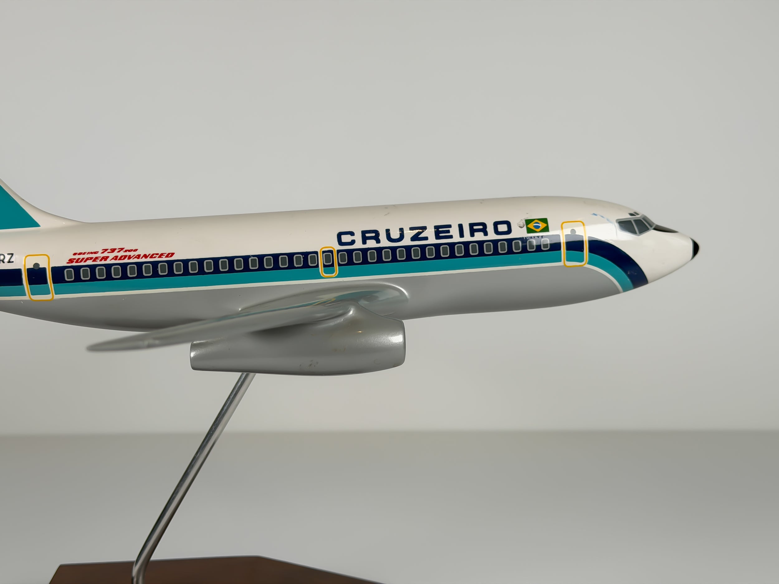 1:100 Cruziero Boeing 737-200 (PP-CRZ) - Blue Cheatline | Vogelaar Model