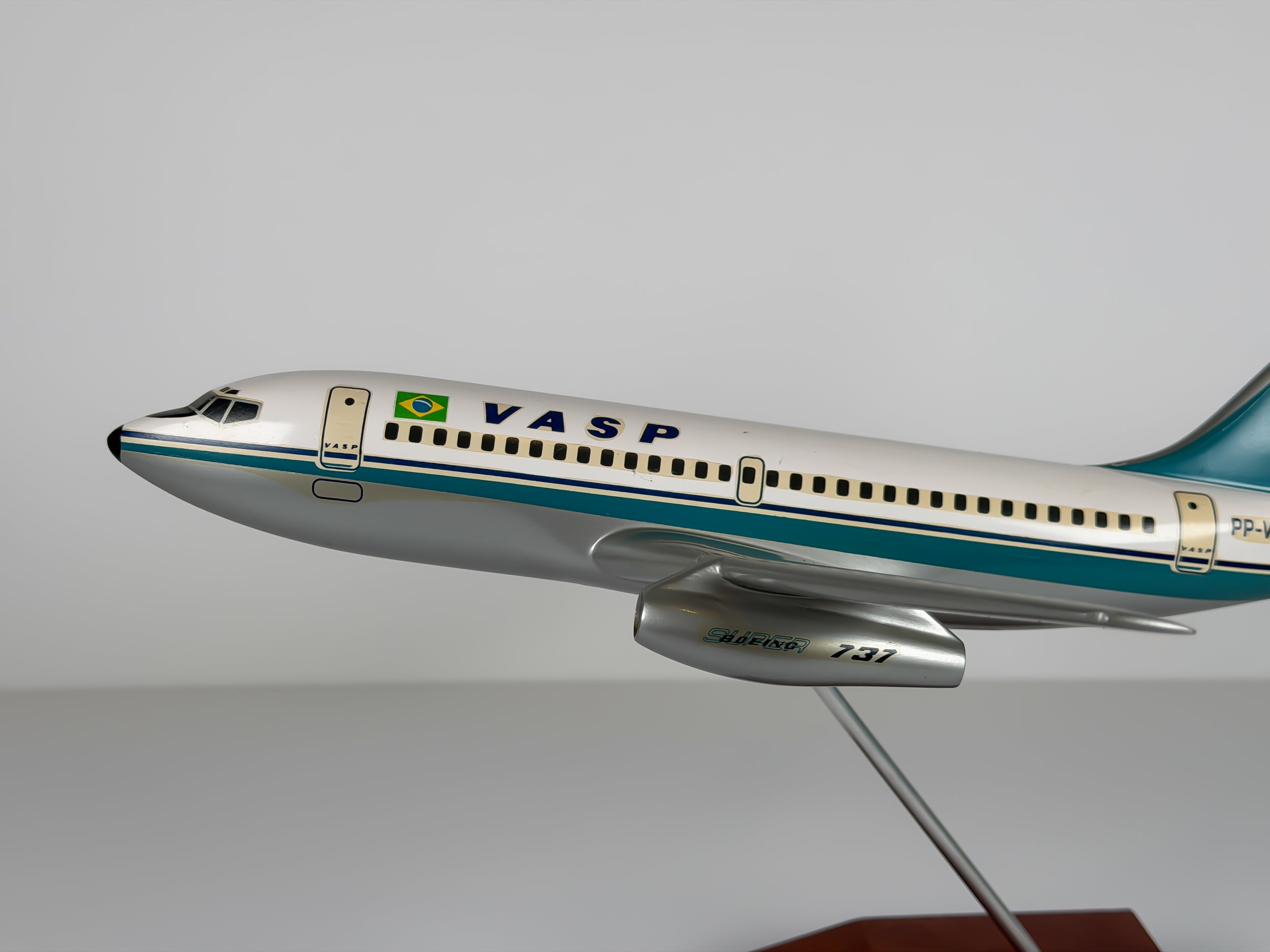 1:100 VASP Boeing 737-200 (PP-VSP) - Original | Vogelaar Model