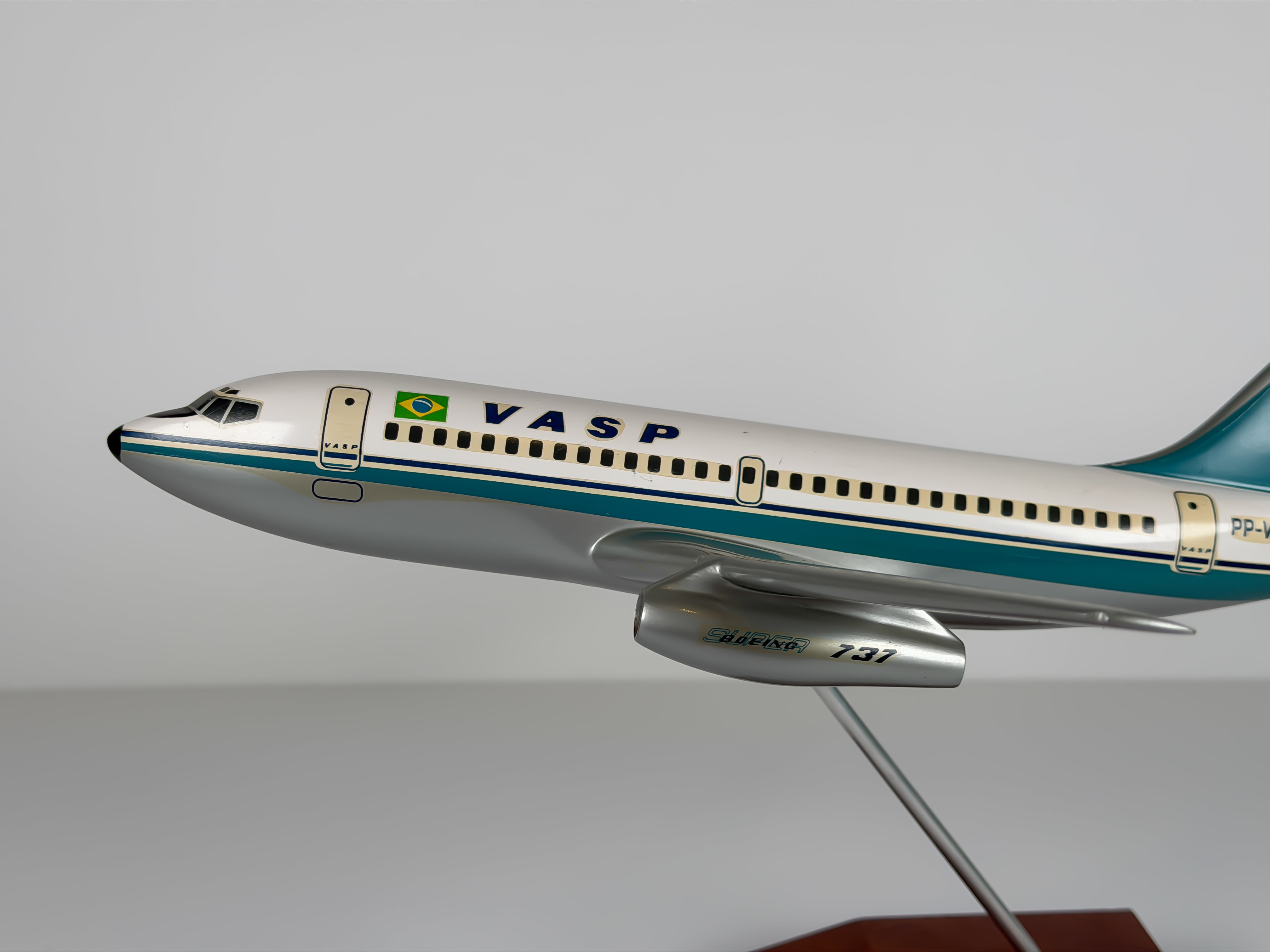 1:100 VASP Boeing 737-200 (PP-VSP) - Original | Vogelaar Model