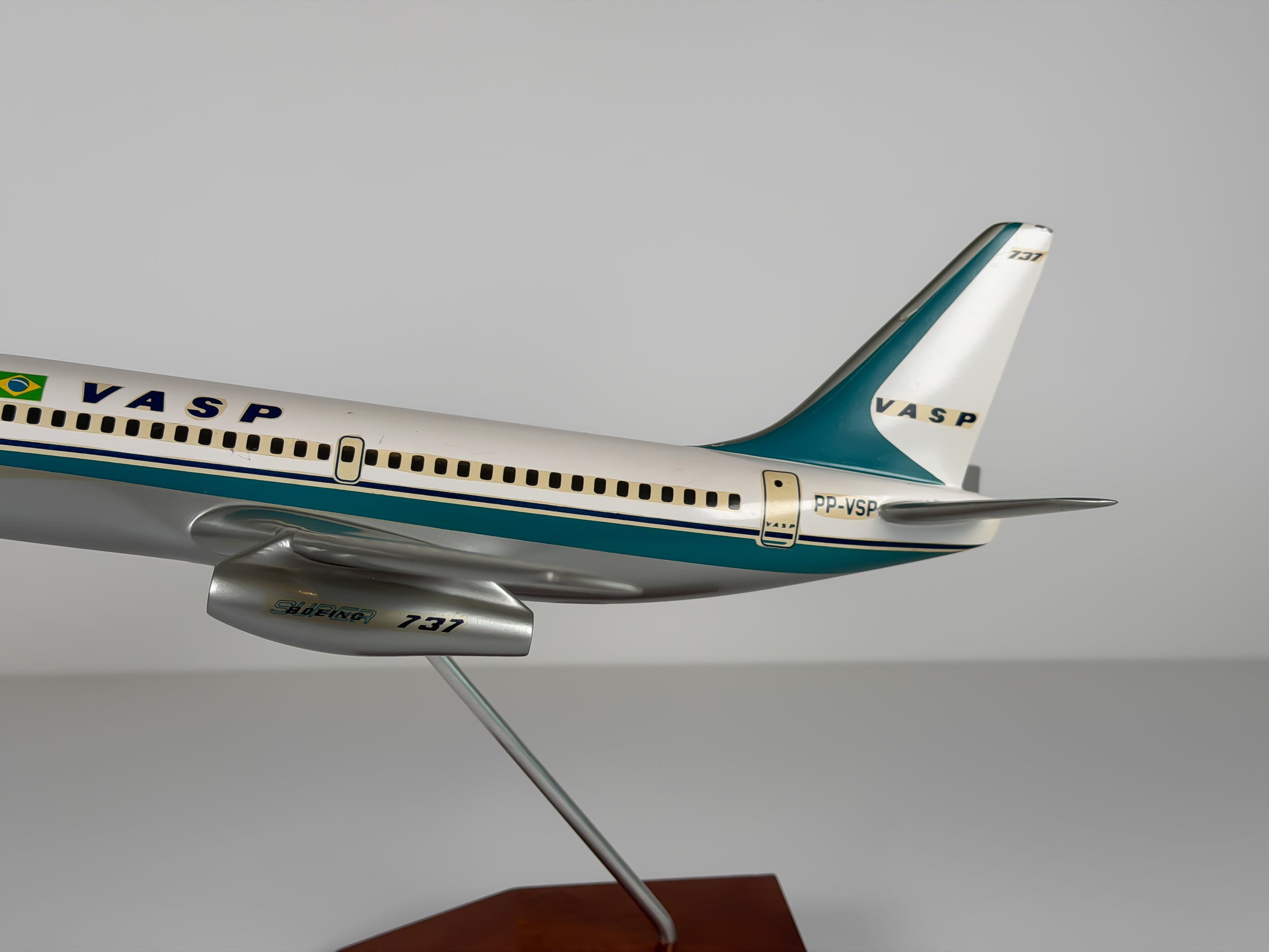1:100 VASP Boeing 737-200 (PP-VSP) - Original | Vogelaar Model