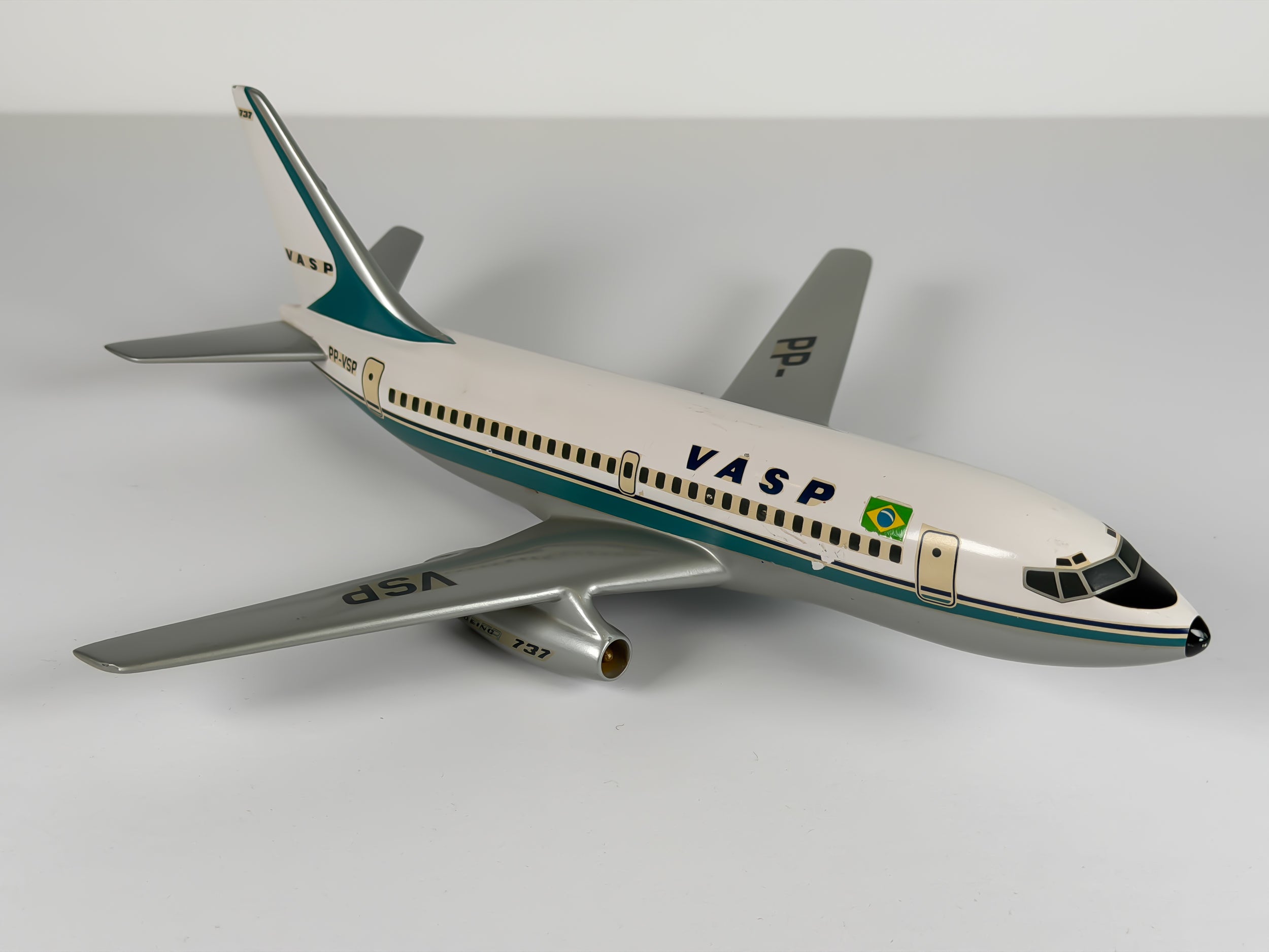 1:100 VASP Boeing 737-200 (PP-VSP) - Original | Vogelaar Model