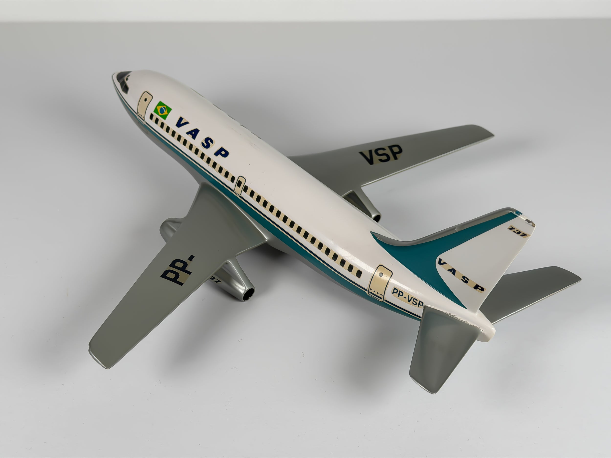1:100 VASP Boeing 737-200 (PP-VSP) - Original | Vogelaar Model
