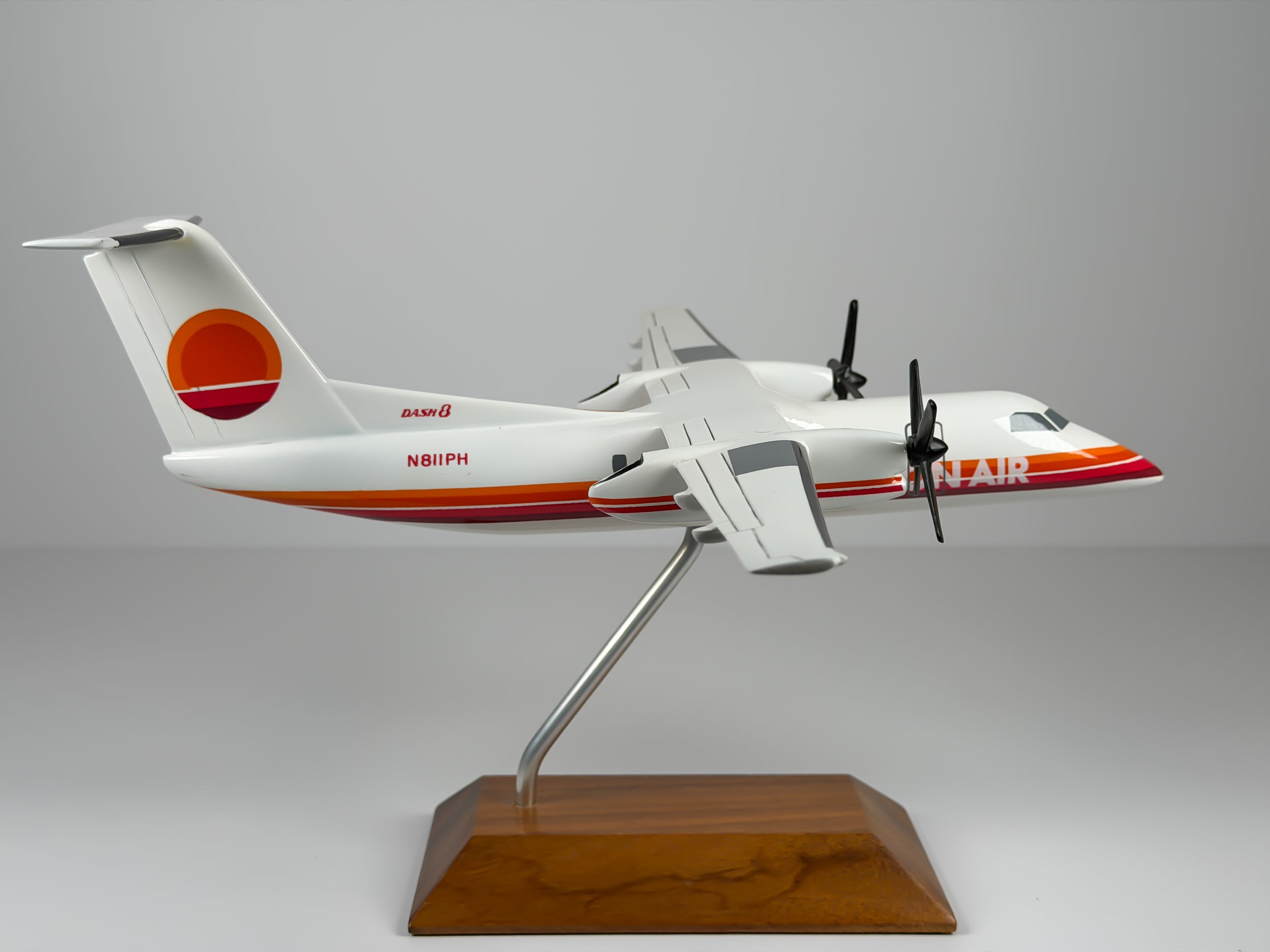 1:72 Horizon Air De Havilland Q200 (DHC-8-200) (N811PH) - Sunset | Vogelaar Model