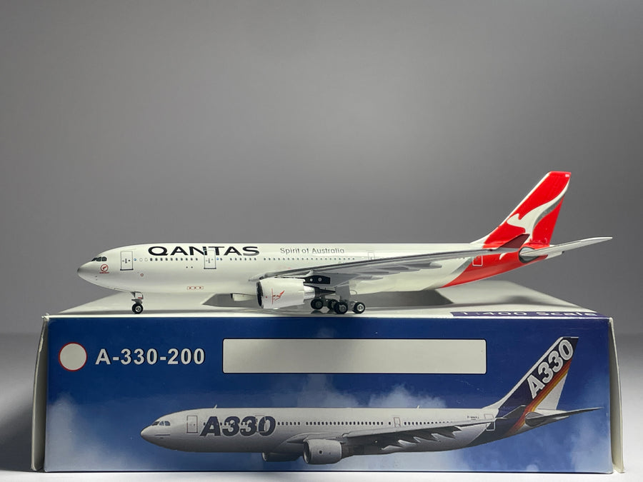 Aeroclassics 1:400 Qantas Airways Airbus A330-200 VH-EBN Silver Roo AC419828