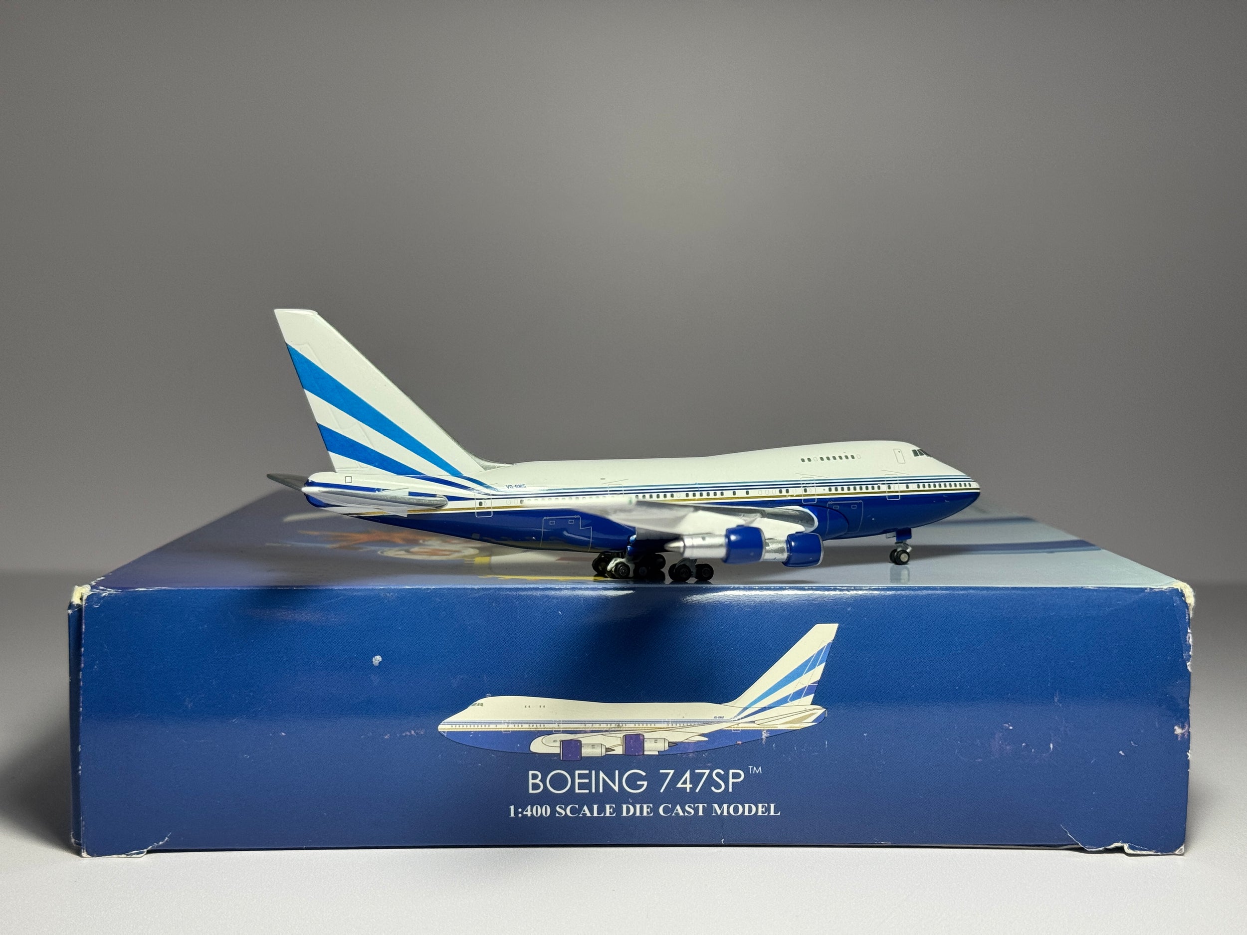Gemini Jets 1:400 Private Boeing 747SP VQ-BMS GJVIP1000