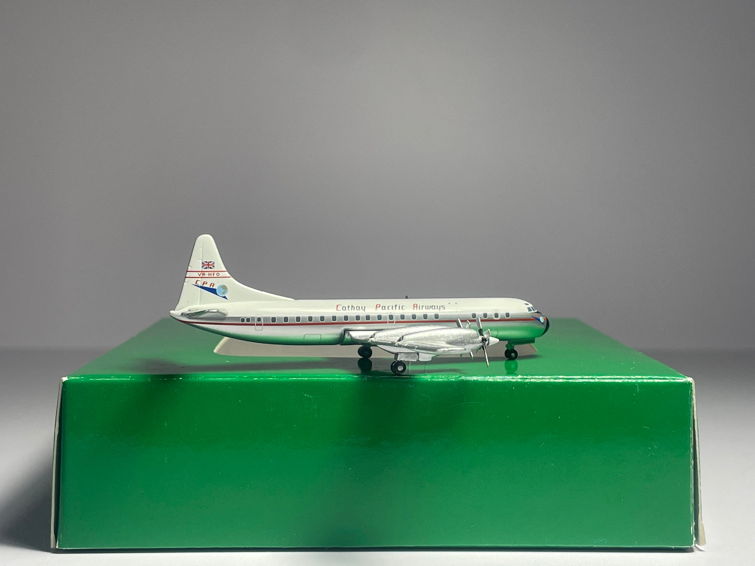 Aeroclassics 1:400 Cathay Pacific Lockheed L-188 Electra VR-HFO GB006