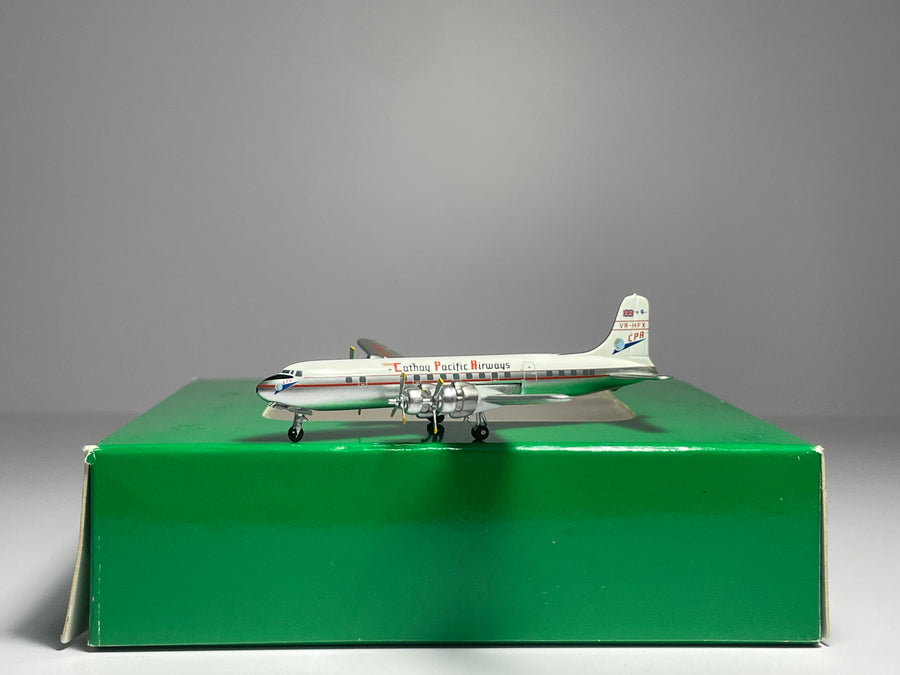 Aeroclassics 1:400 Cathay Pacific Douglas DC-6 VR-HFX ACVRHFX