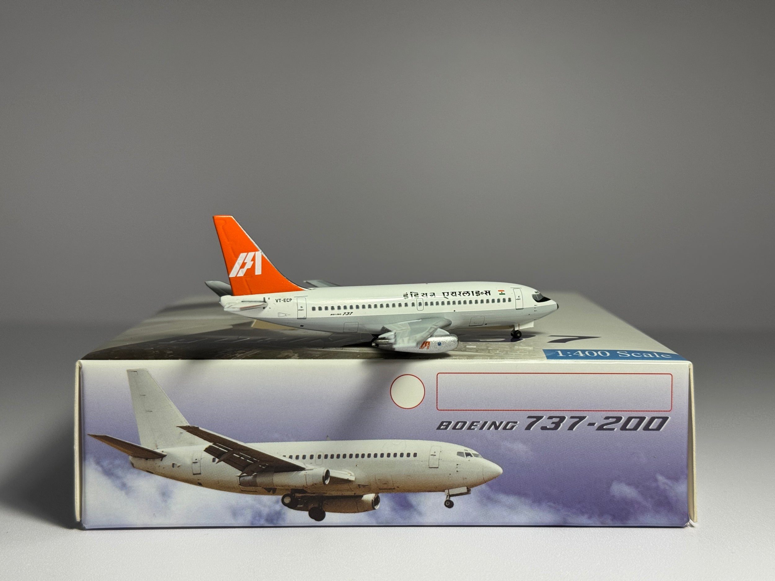 Aeroclassics 1:400 Indian Airlines Boeing 737-200 VT-ECP AC419783