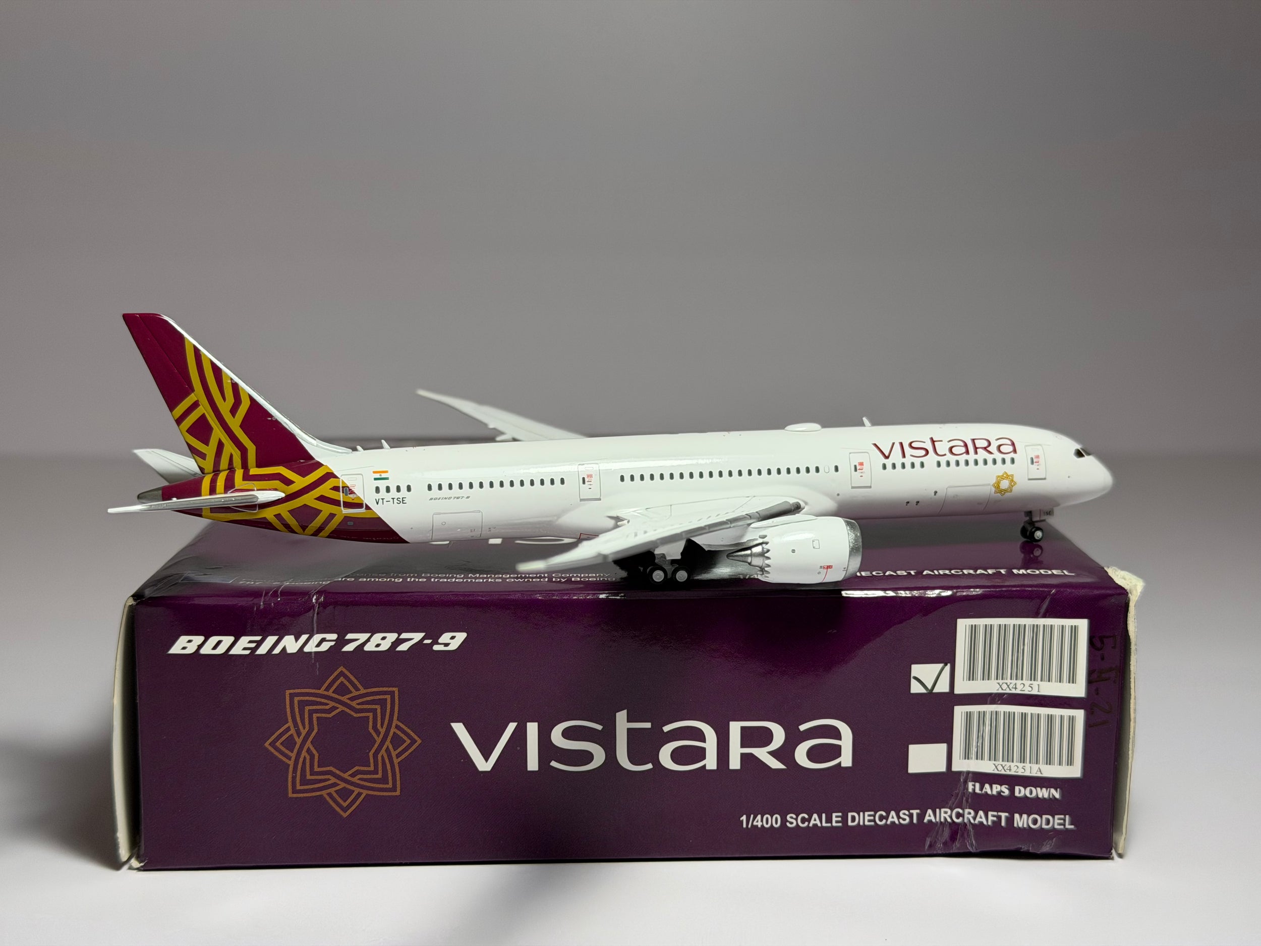 JC Wings 1:400 Vistara Boeing 787-9 VT-TSE XX4251