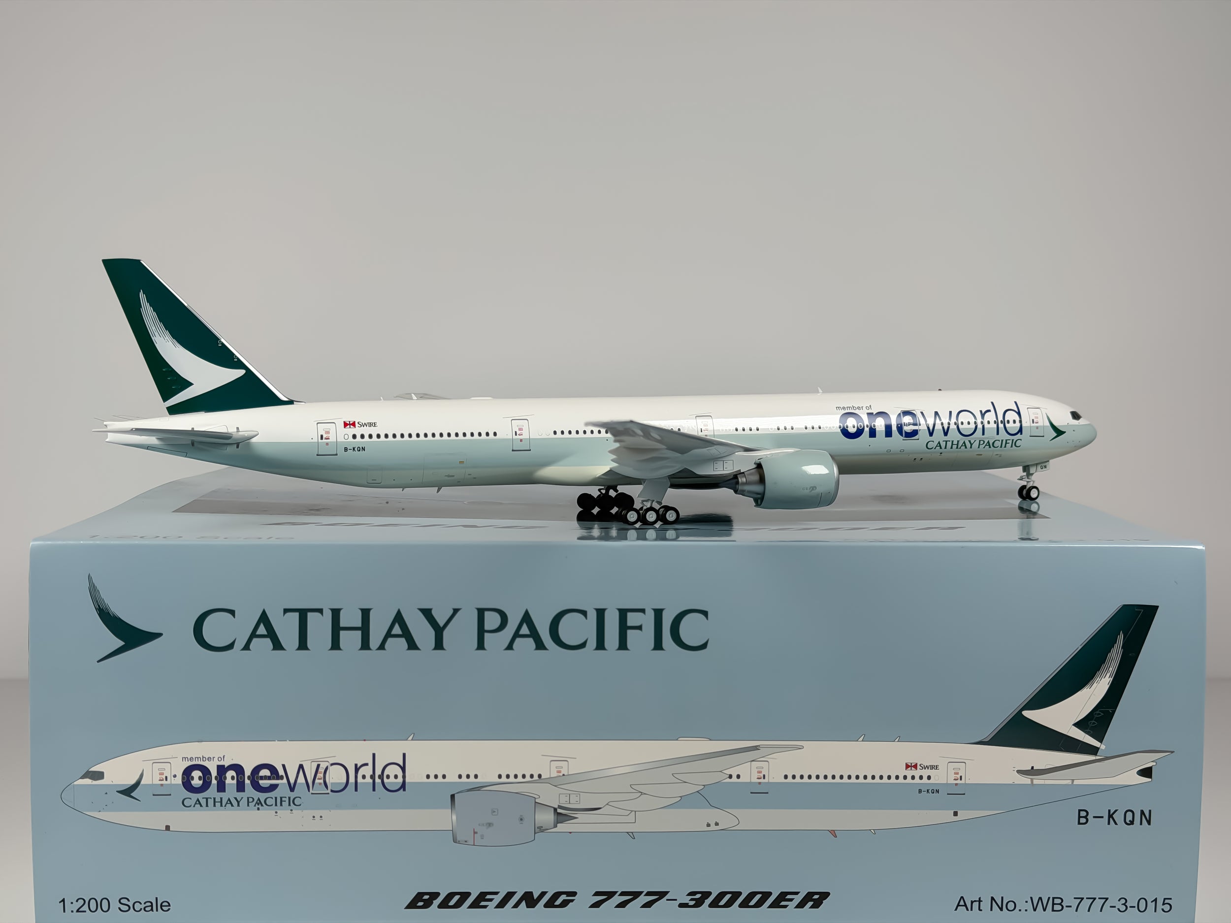Cathay Pacific Boeing 777-300ER 1:200 Inflight200 B-KQN (WB-777-3-015)