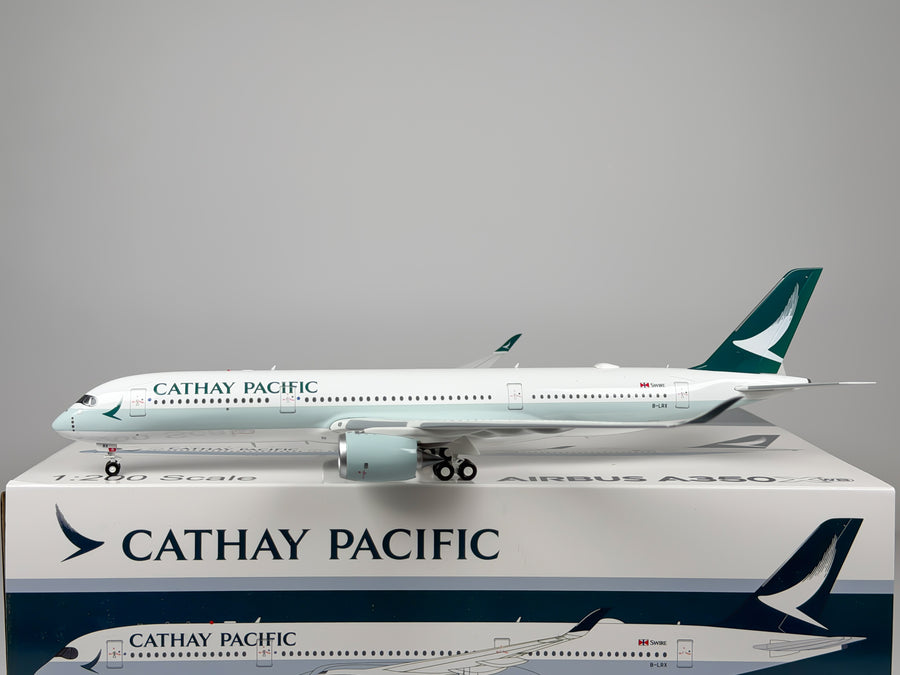 Cathay Pacific Airbus A350-900 1:200 White Box B-LXR (WB-A350-9-022)
