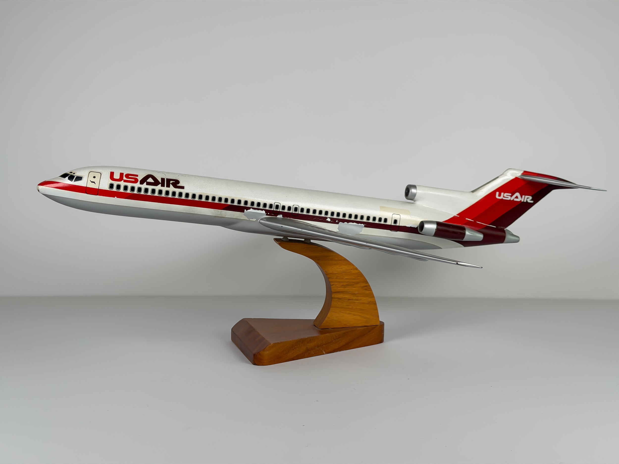 1:100 USAir Boeing 727-200 - Red/White | Wesco Models