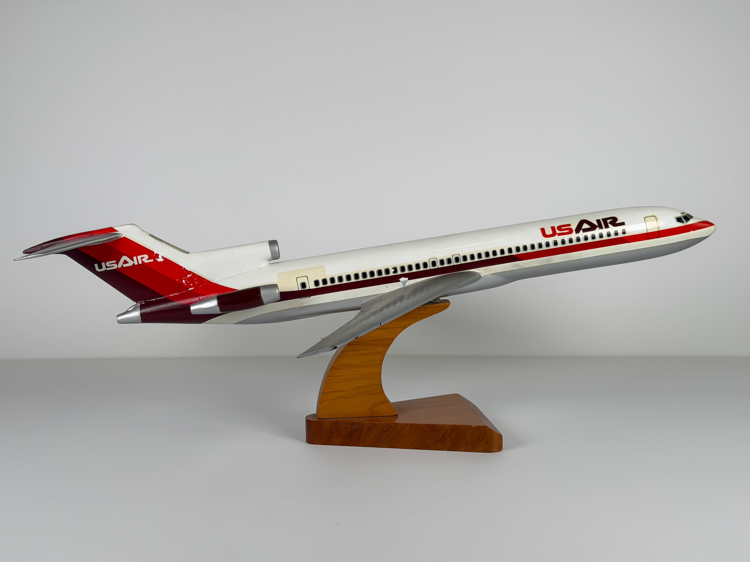 1:100 USAir Boeing 727-200 - Red/White | Wesco Models