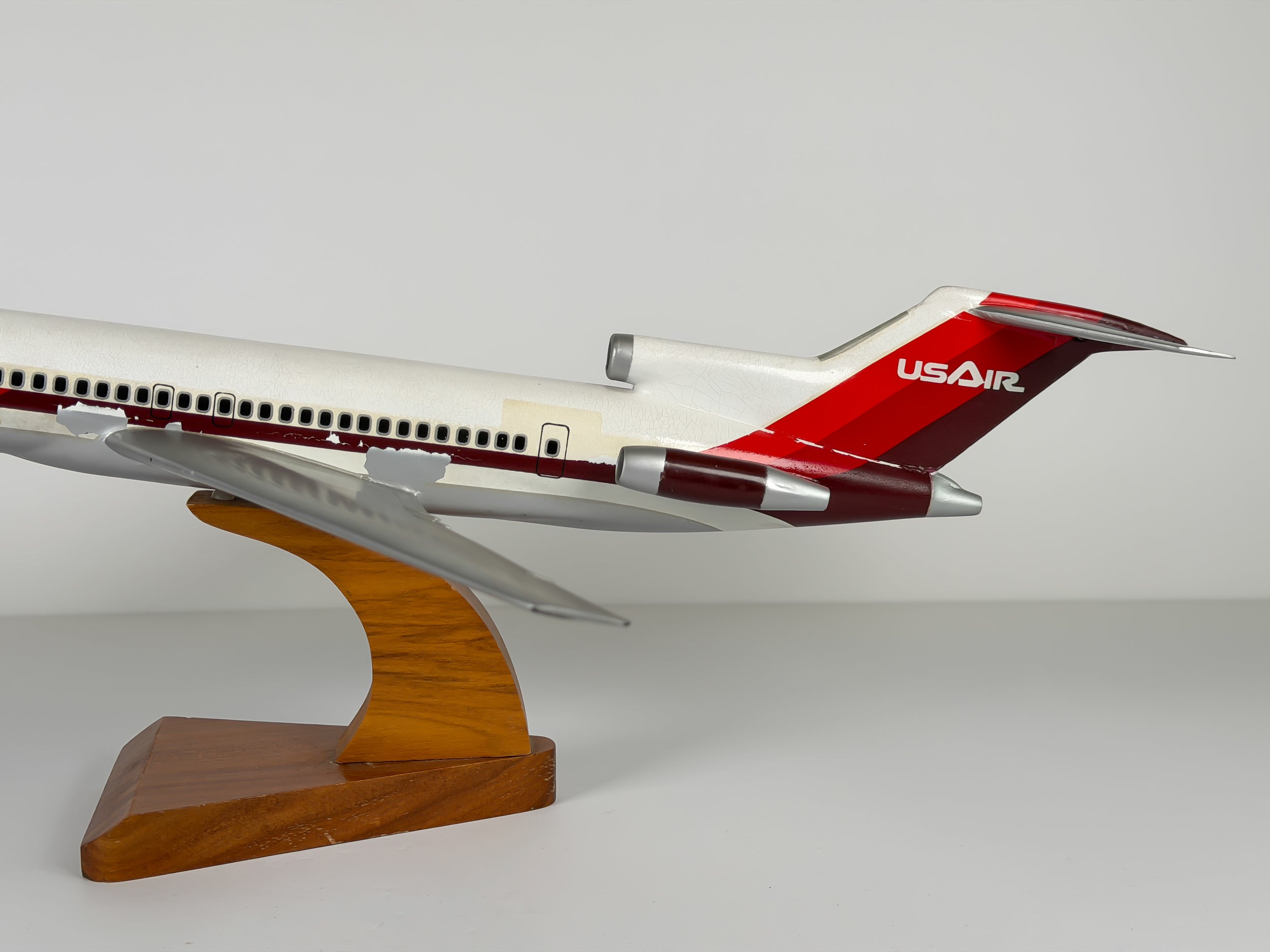 1:100 USAir Boeing 727-200 - Red/White | Wesco Models