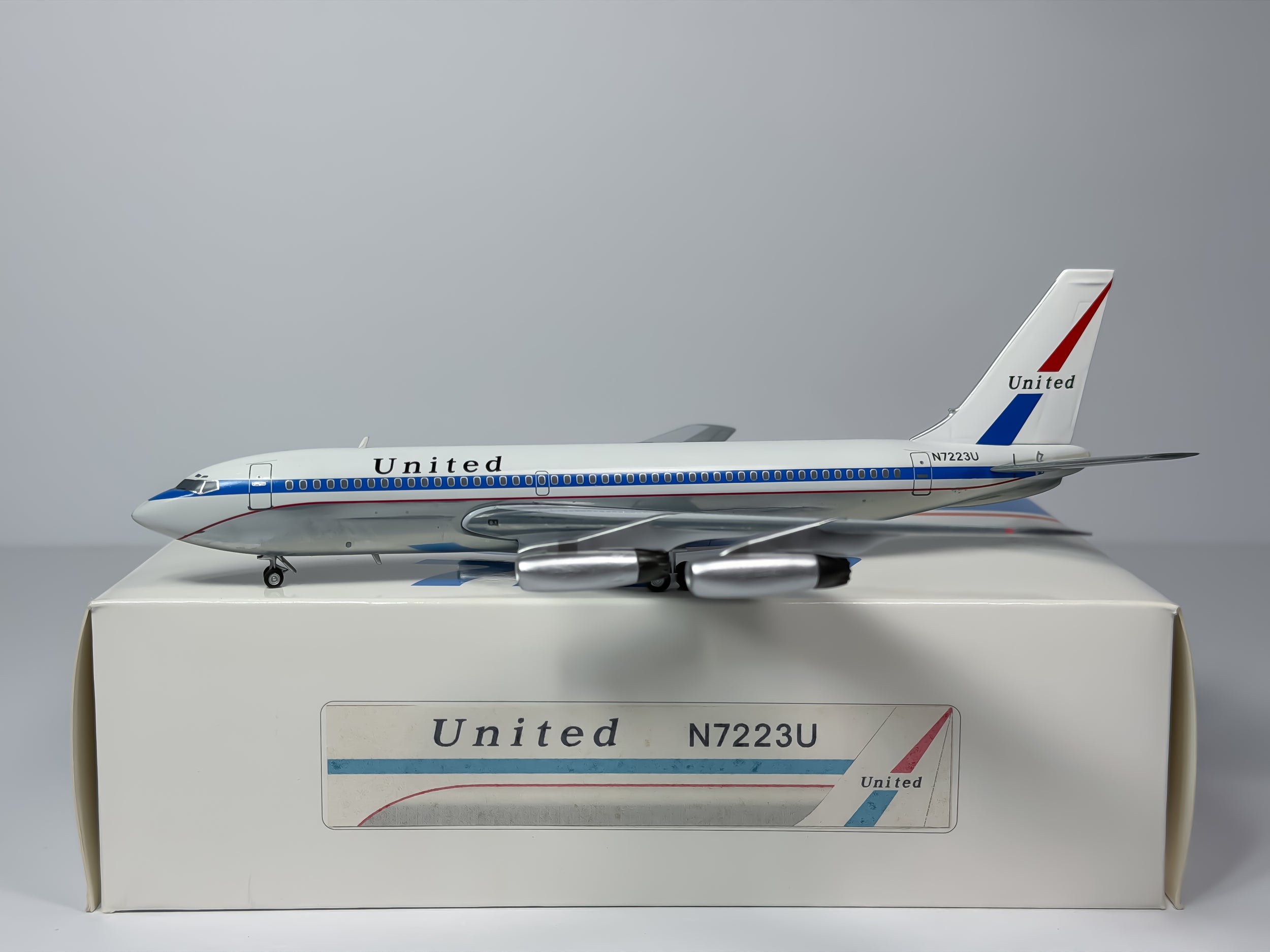 United Airlines Boeing 707-300 1:200 Aeroclassics N7223U (WM2N7223U)