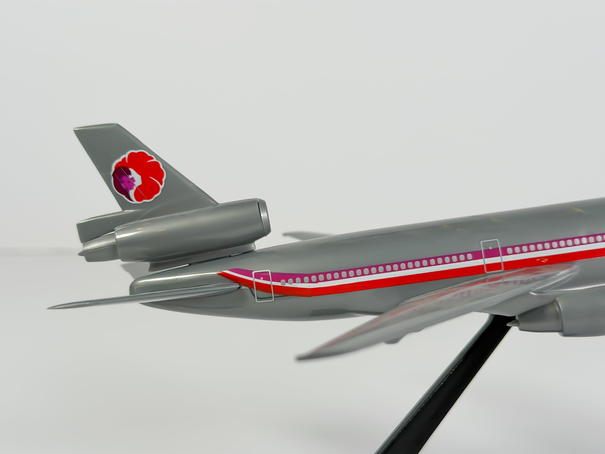 1:250 Hawaiian Airlines McDonnell Douglas DC-10-30 - Bare Metal | Wooster Models