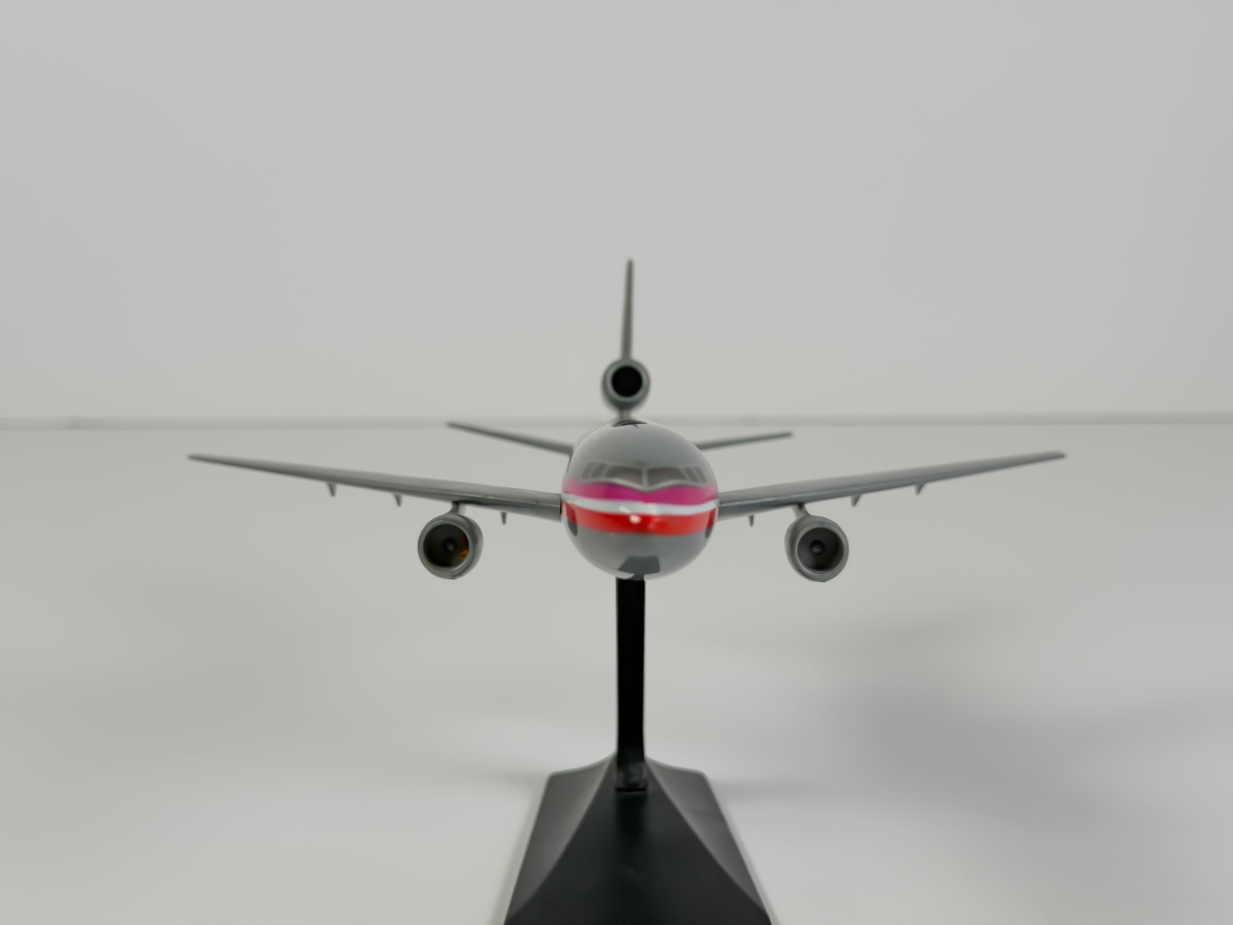 1:250 Hawaiian Airlines McDonnell Douglas DC-10-30 - Bare Metal | Wooster Models
