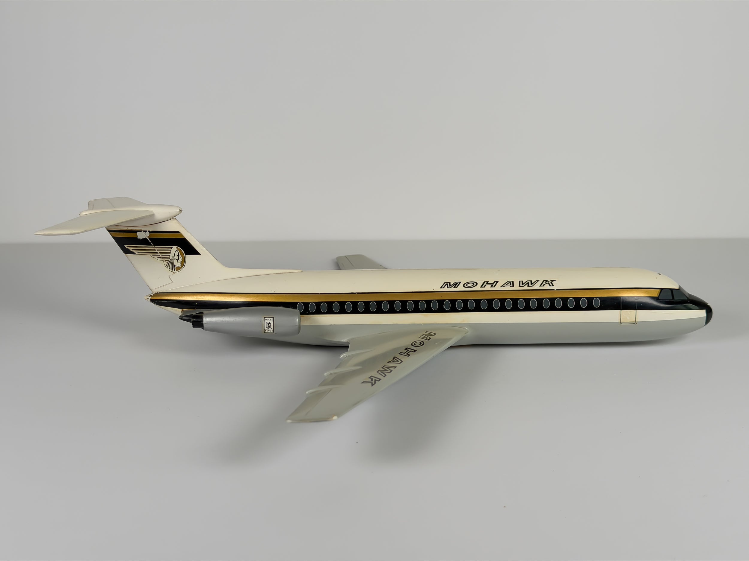 1:72 Mohawk BAC 1-11 - Gold/Black | Westway Models
