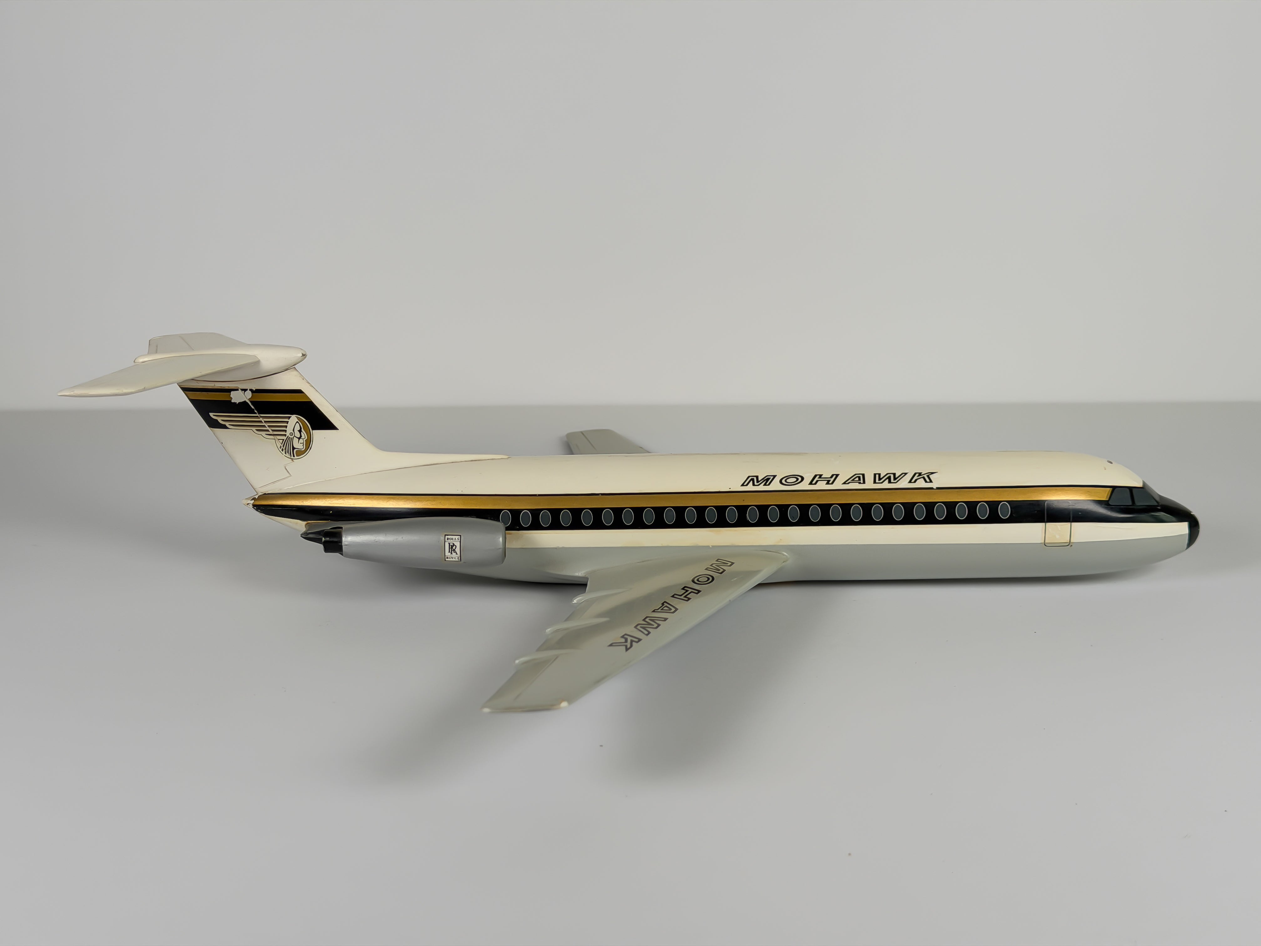 1:72 Mohawk BAC 1-11 - Gold/Black | Westway Models