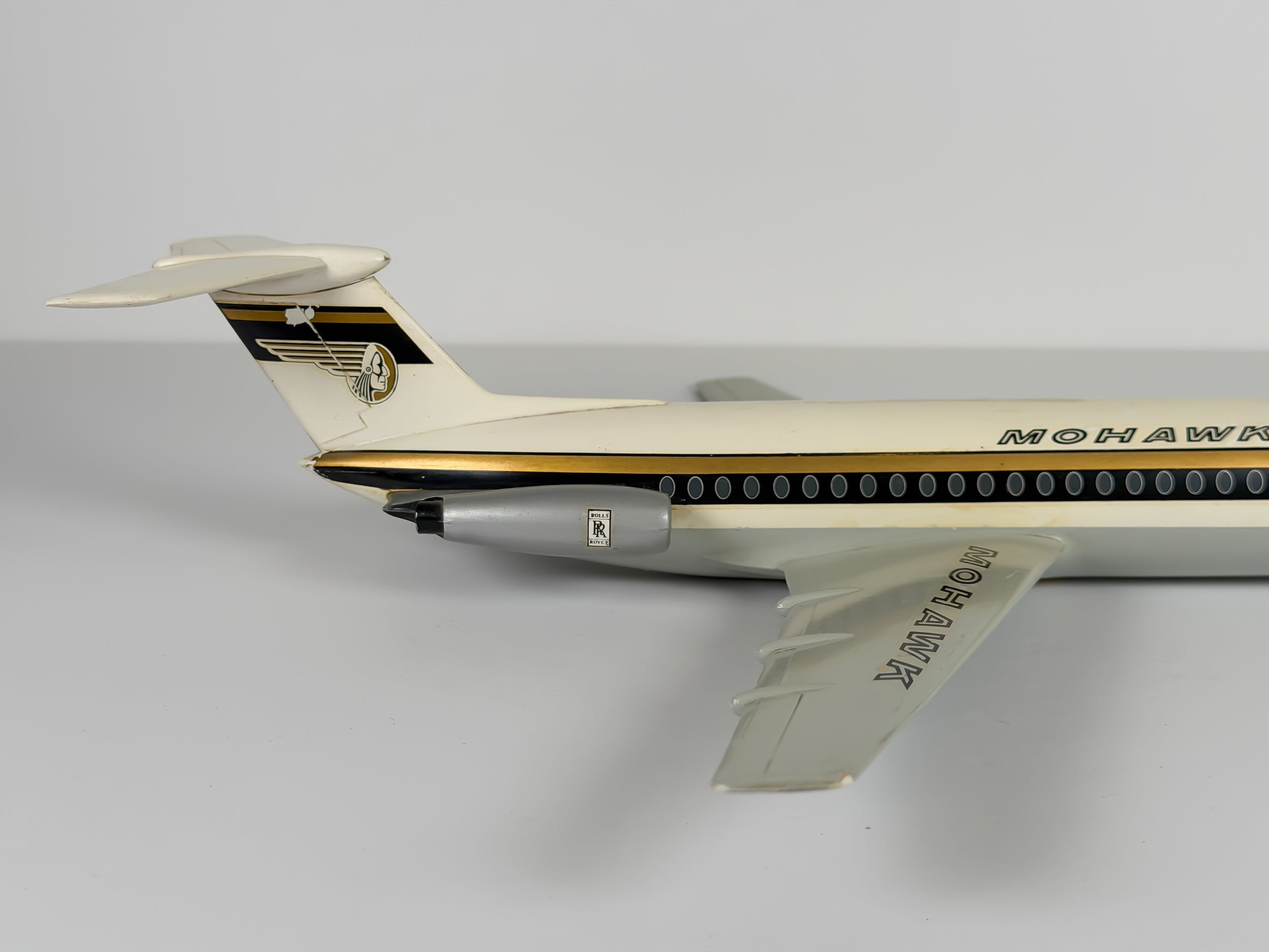 1:72 Mohawk BAC 1-11 - Gold/Black | Westway Models