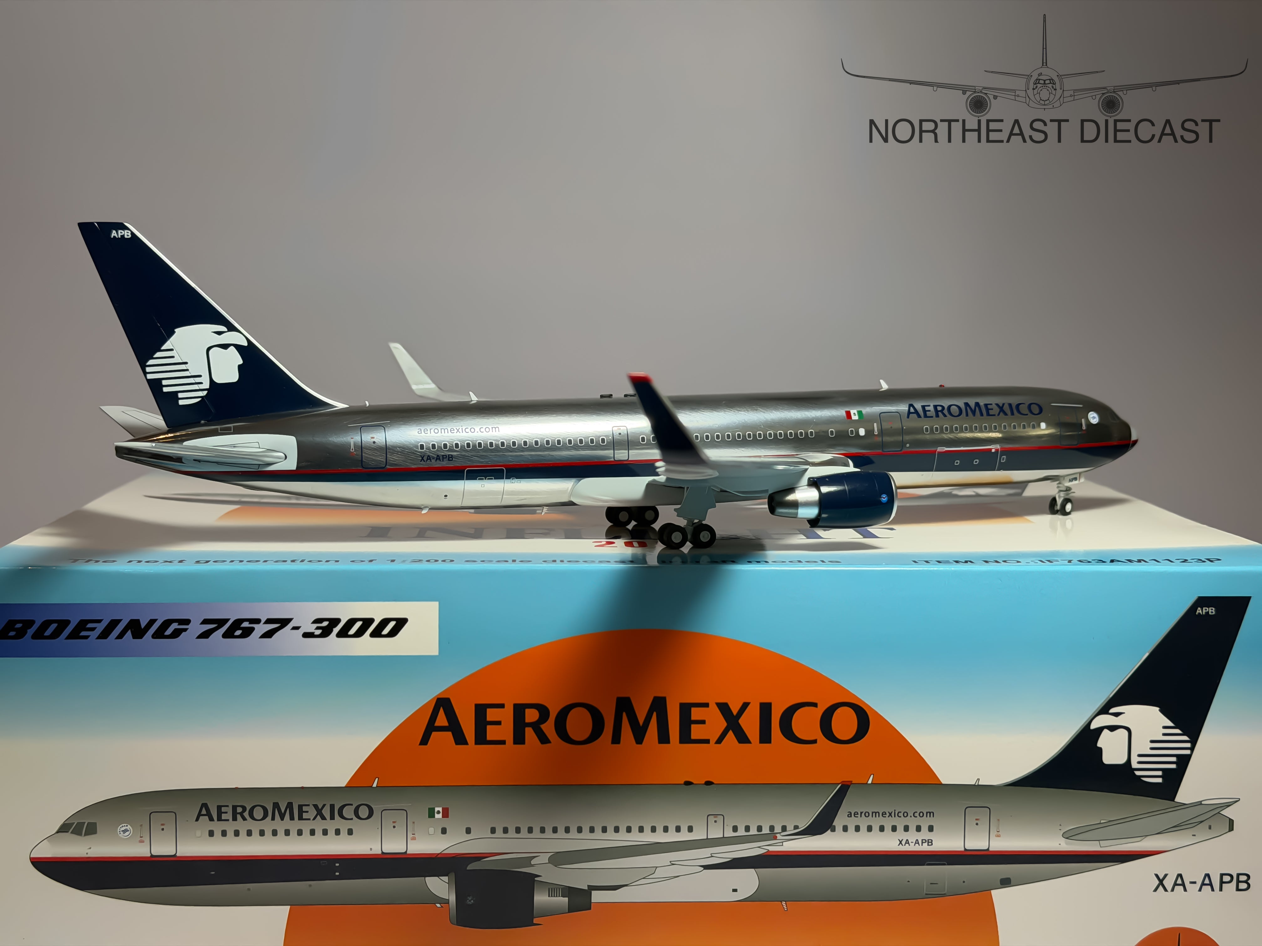 AeroMexico Boeing 767-300ER 1:200 Inflight200 XA-APB (IF763AM1123P)