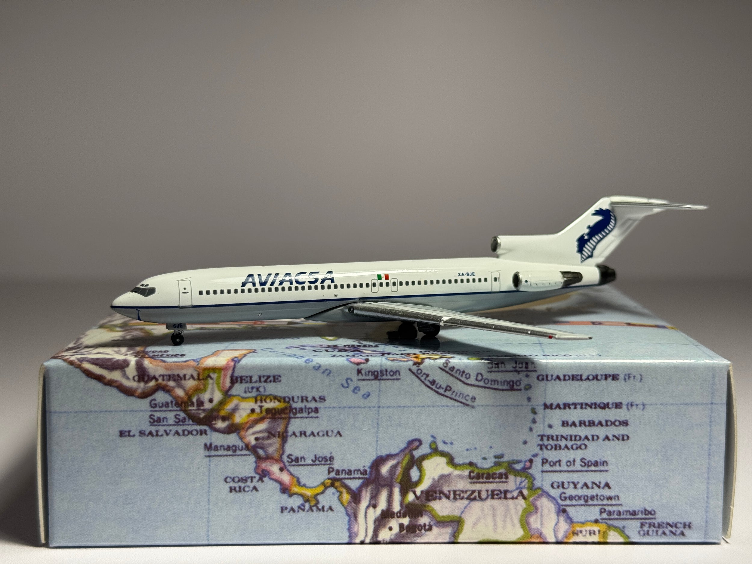 Aeroclassics 1:400 AVIASCA Boeing 727-200 XA-SJE 1990s colors AC419819