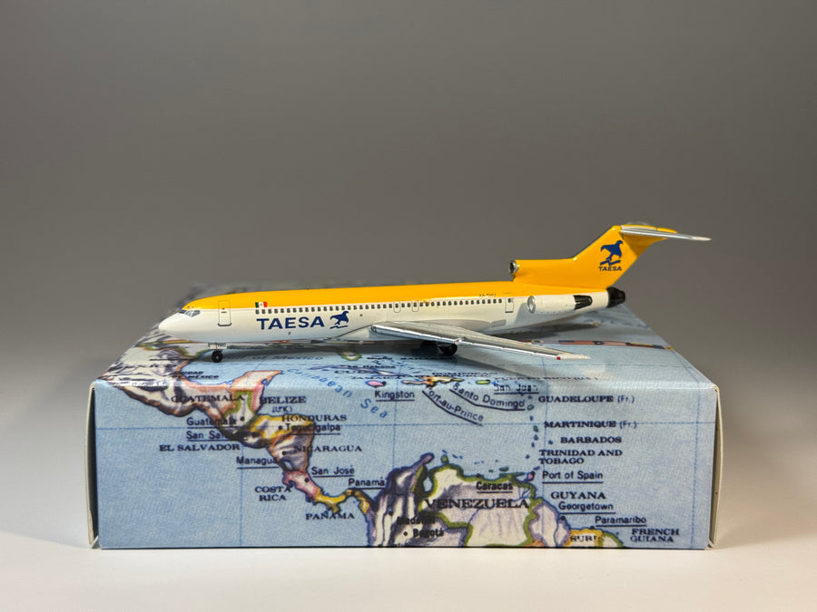 Aeroclassics 1:400 TAESA Boeing 727-200 XA-THU ACXATHU