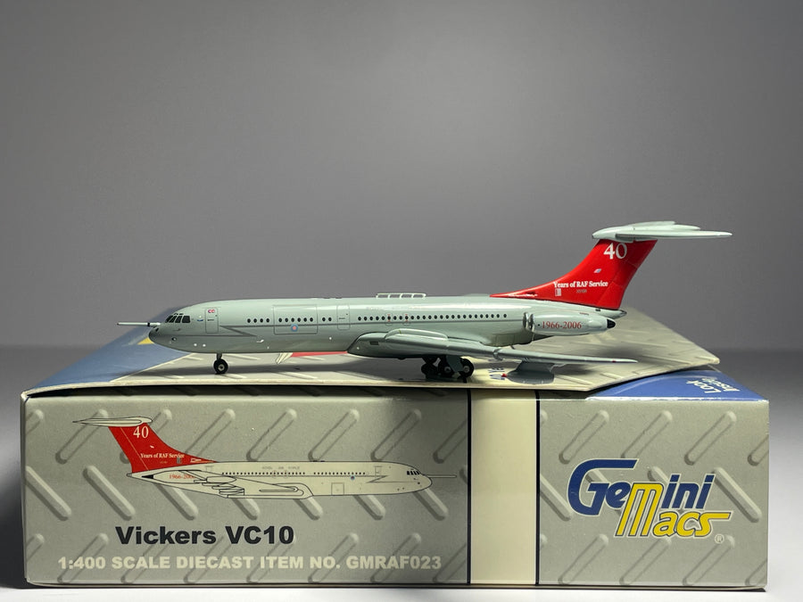 Gemini Jets 1:400 Royal Air Force Vickers VC-10 XV104 40 Years of RAF Service GMRAF023