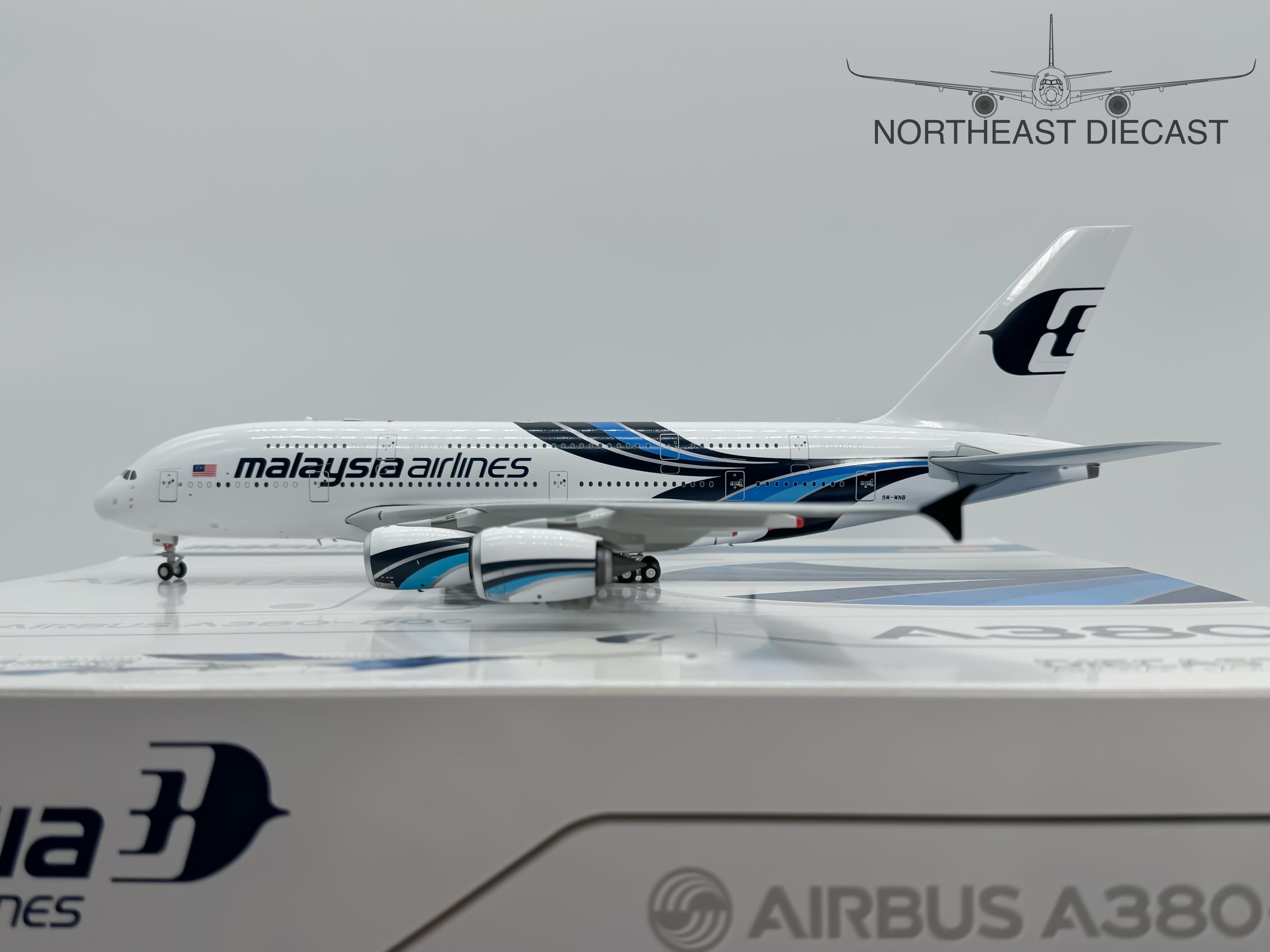 Malaysia Airlines Airbus A380-800 1:200 JC Wings 9M-MNB (XX20057)