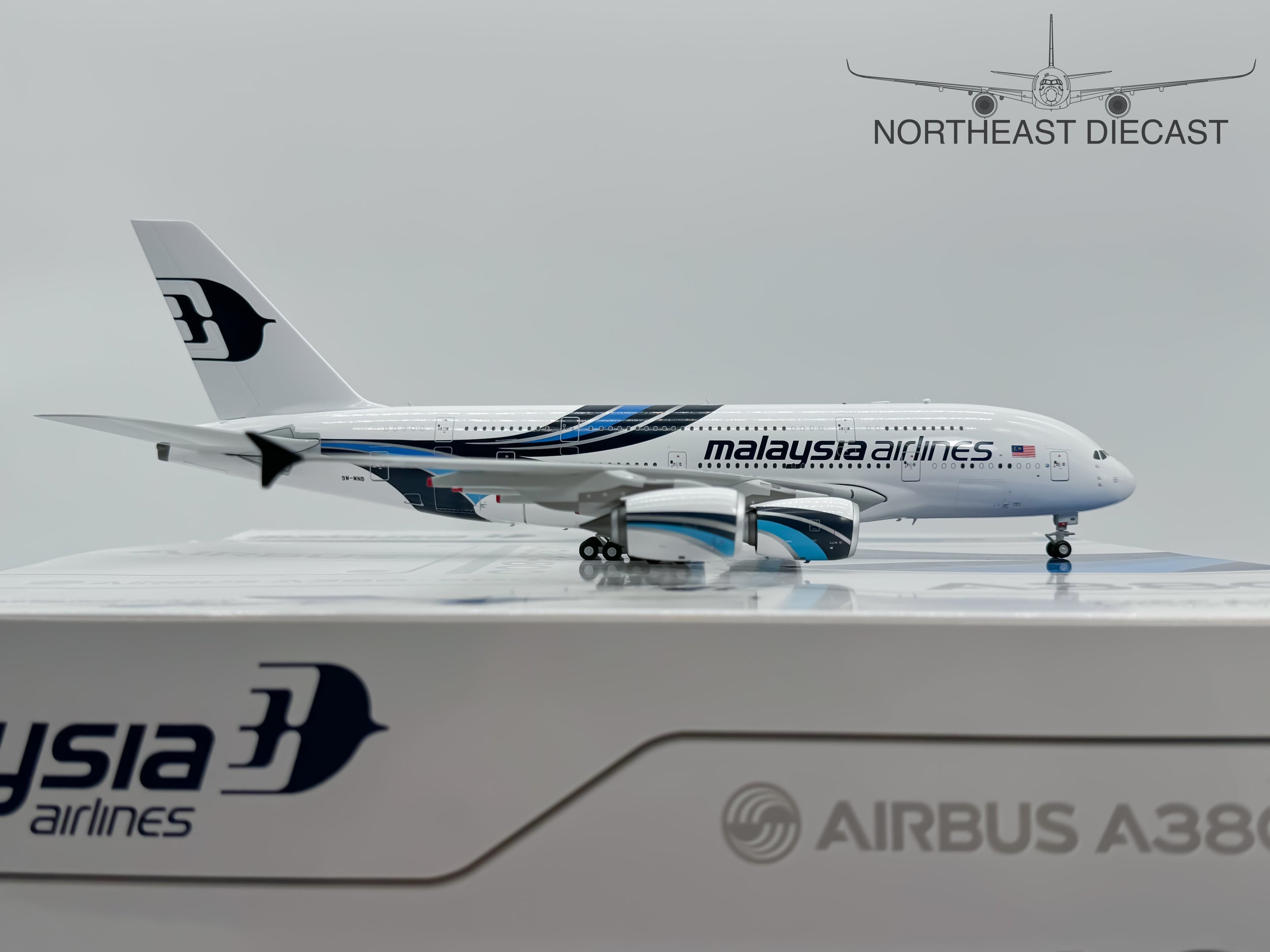 Malaysia Airlines Airbus A380-800 1:200 JC Wings 9M-MNB (XX20057)