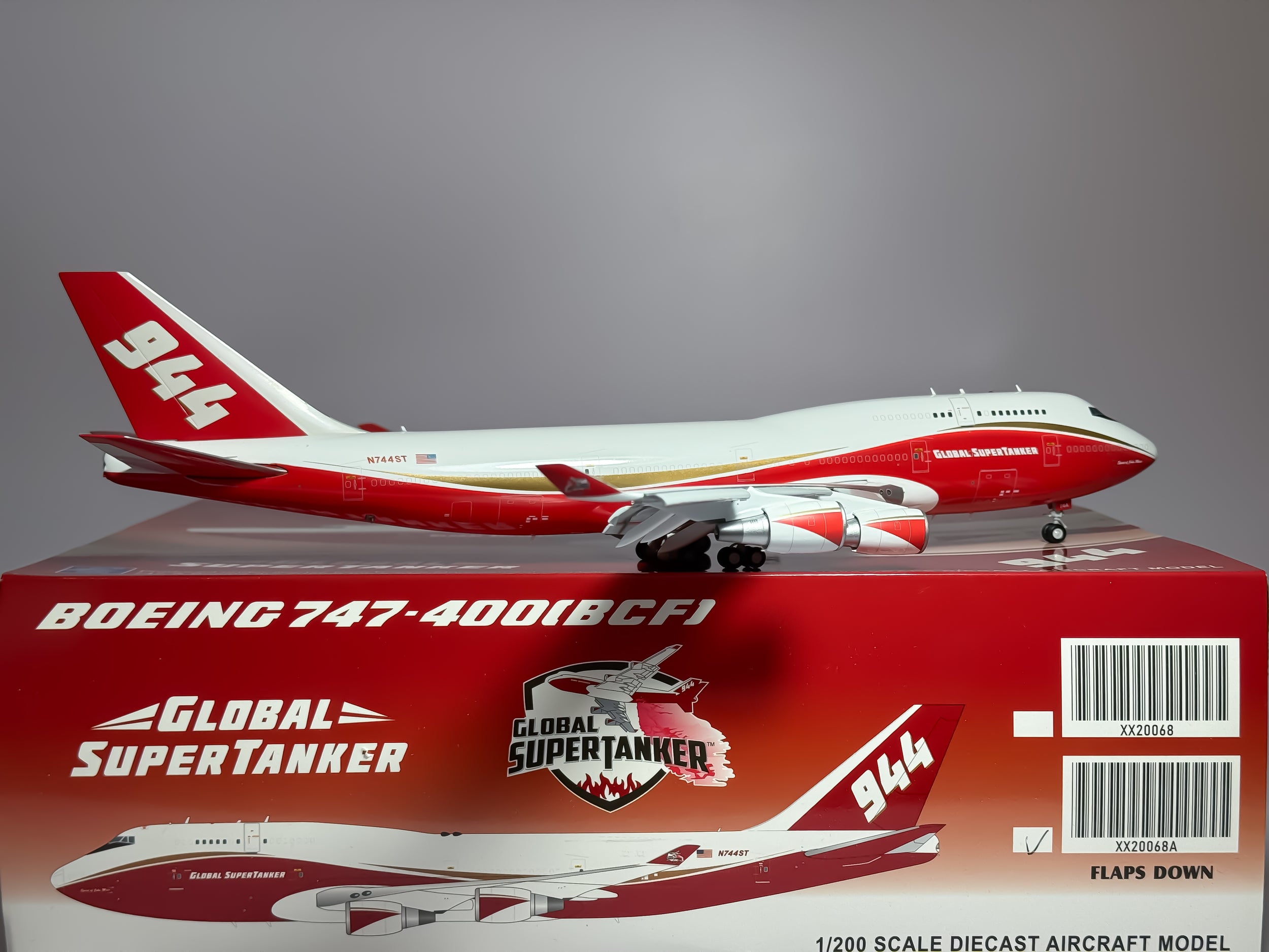 Global Supertanker Boeing 747-400F 1:200 JC Wings N744ST (XX20068A)