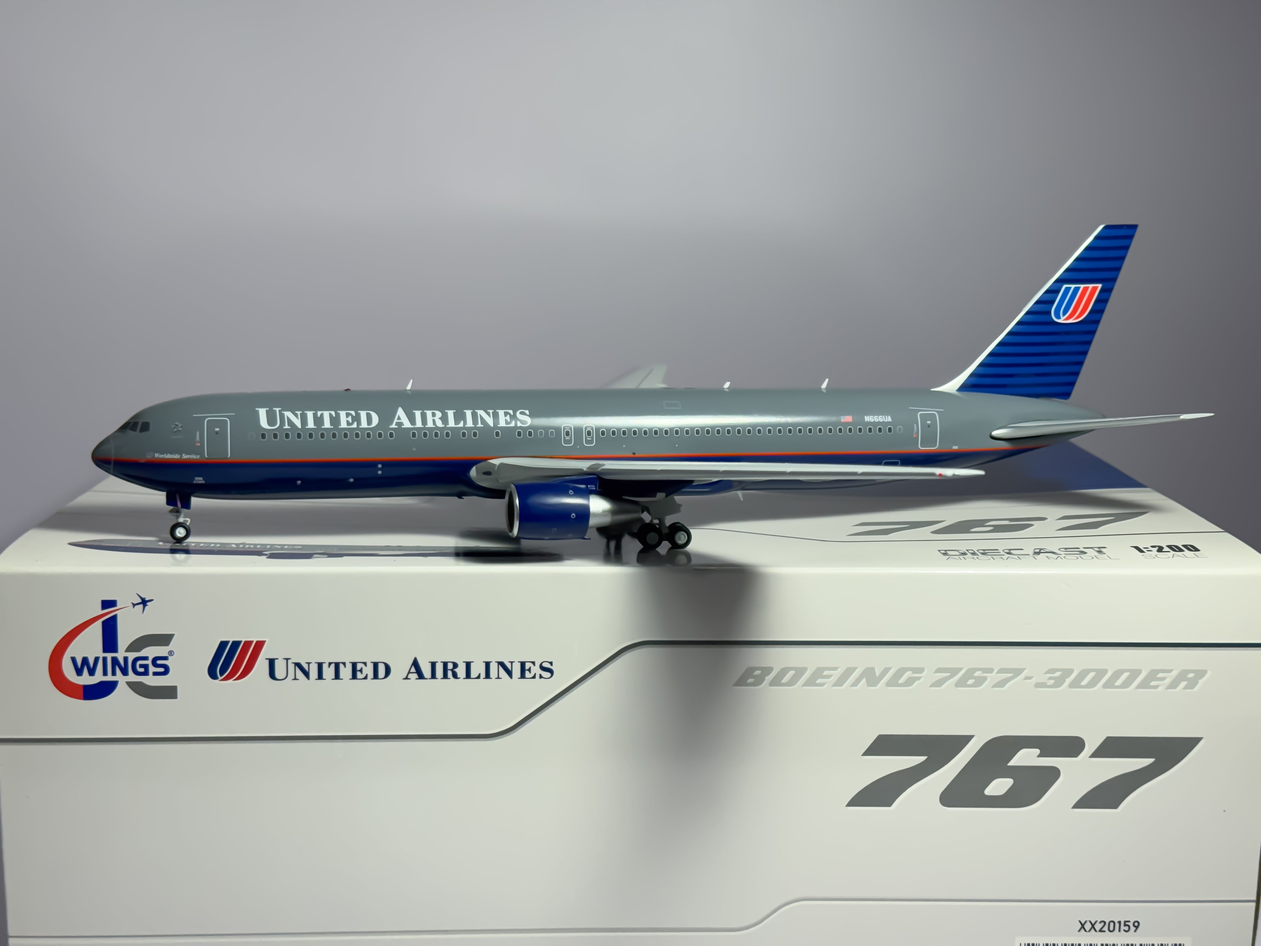 United Airlines Boeing 767-300 1:200 JC Wings N666UA (XX20159)