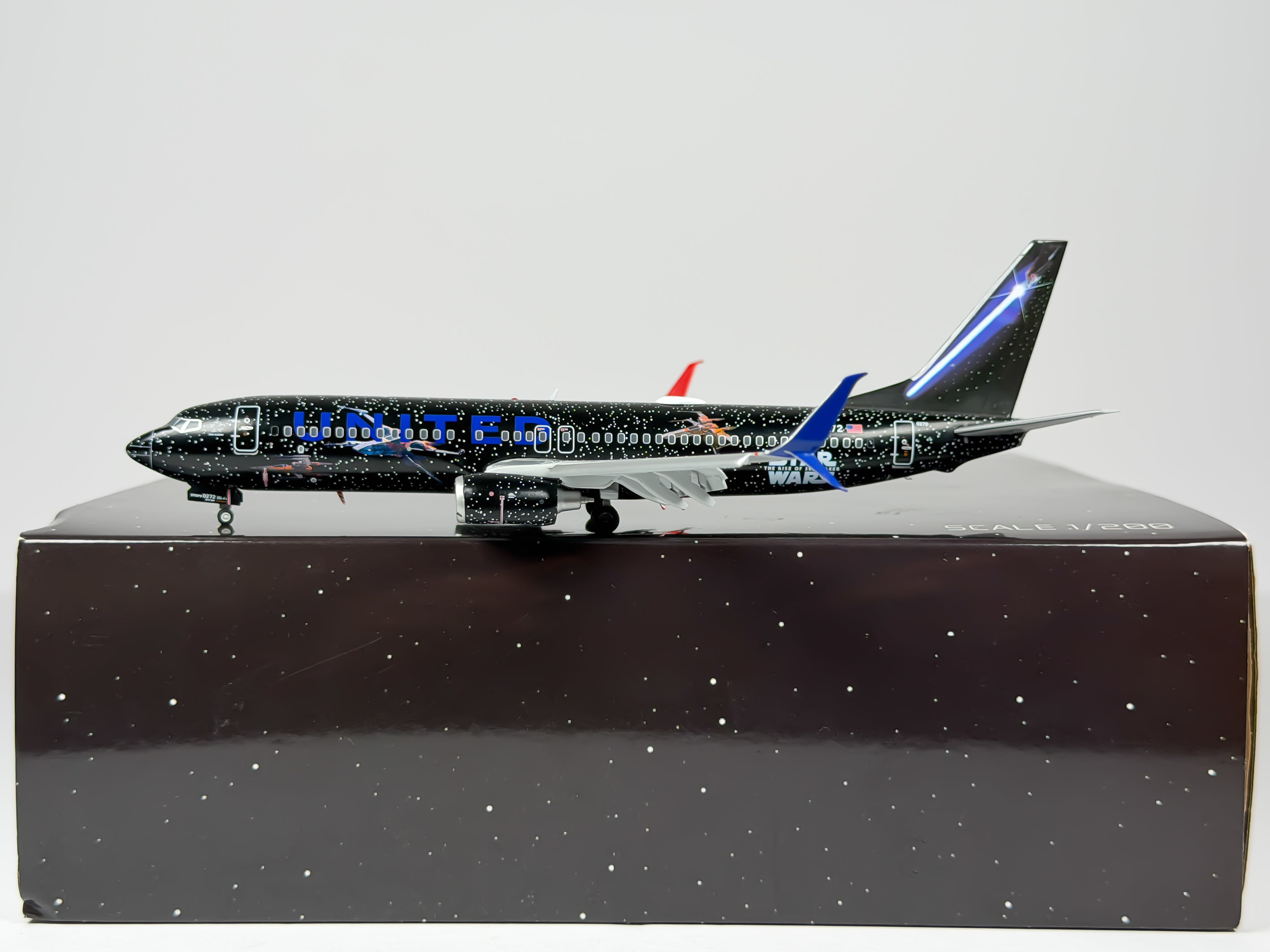 United Airlines Boeing 737-800 1:200 JC Wings N36272 (XX20284A)