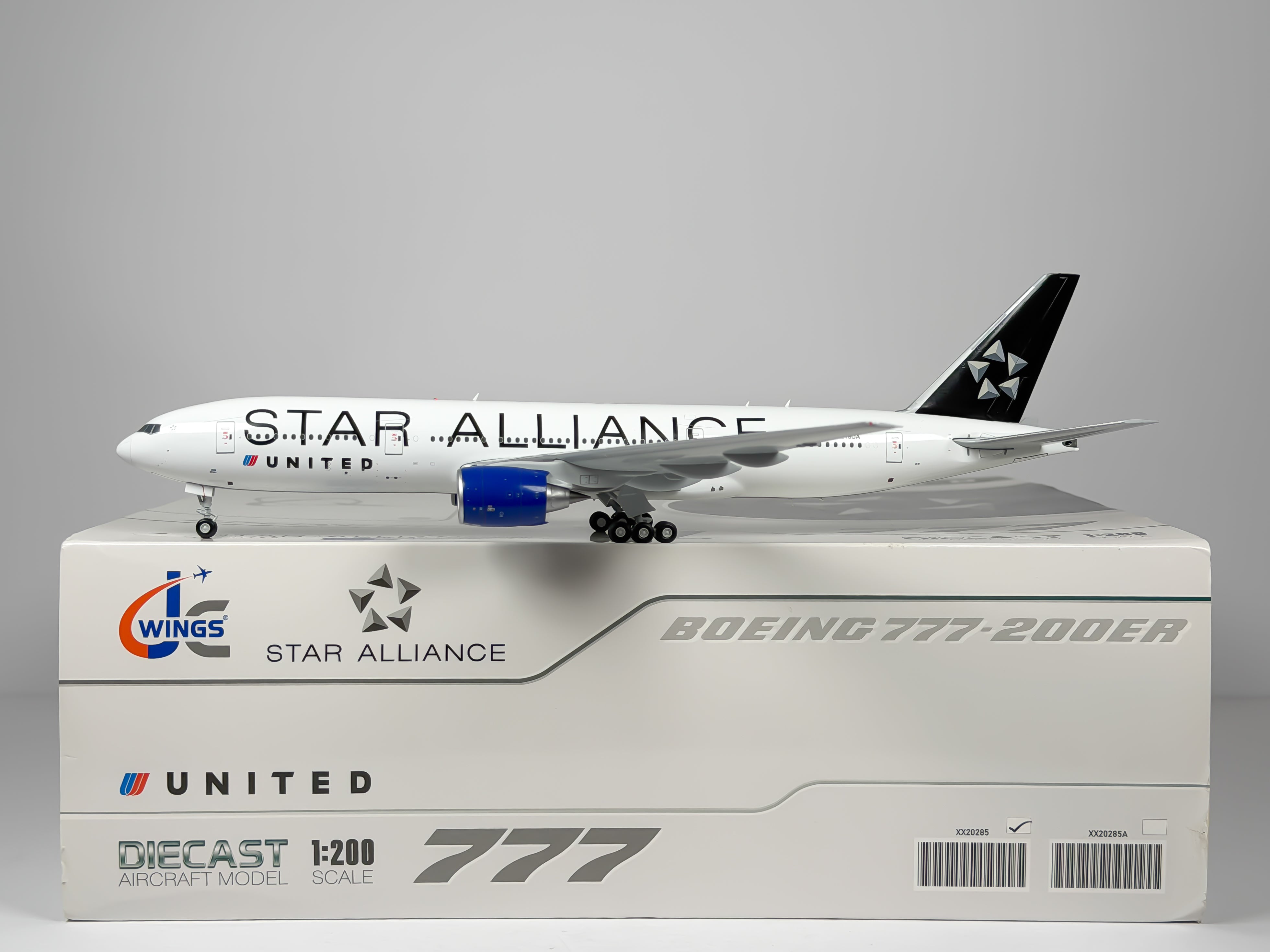 United Airlines Boeing 777-200 1:200 JC Wings N218UA (XX20285)